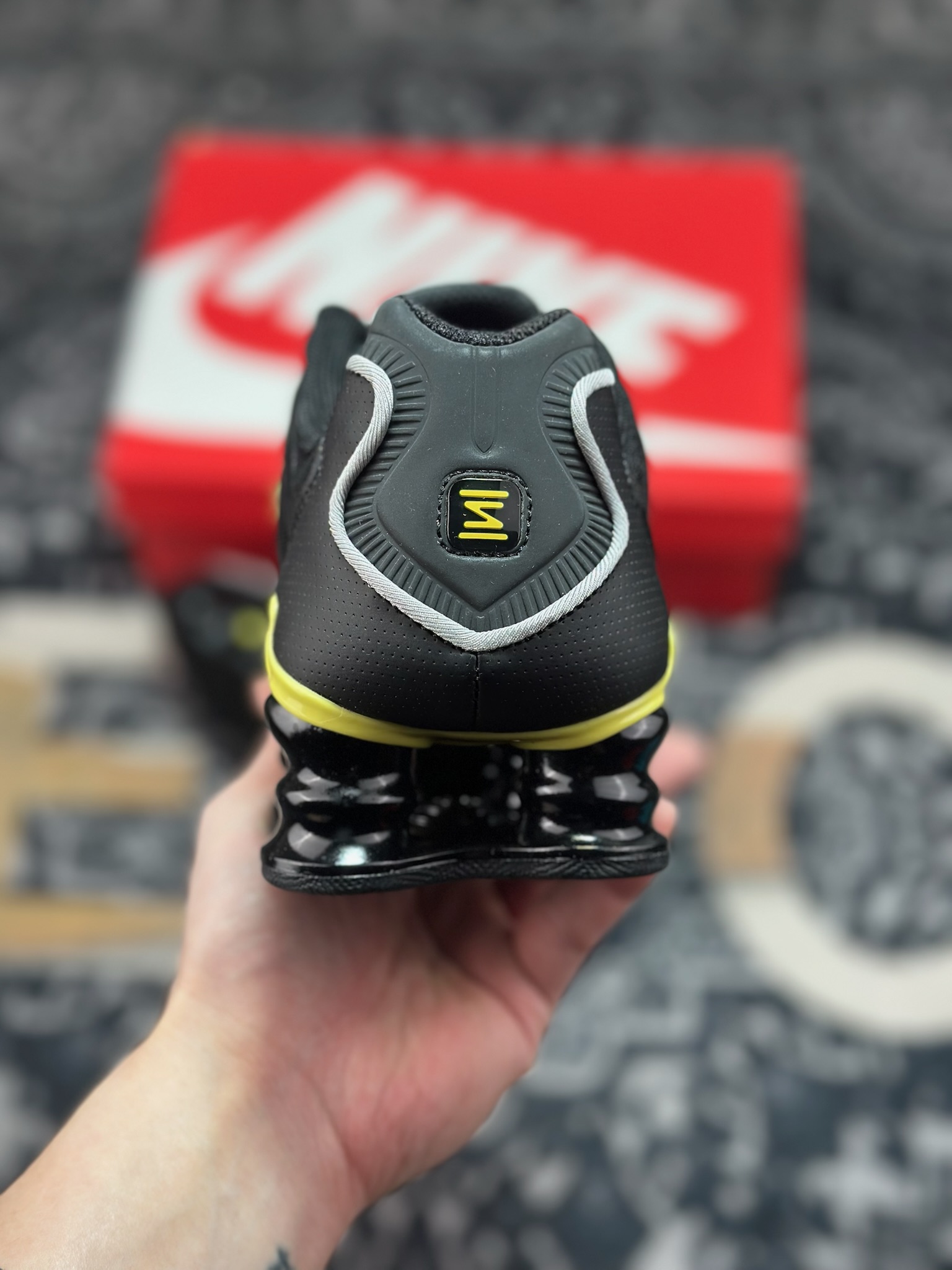 优选 原装级别 NK Shox TL 全掌气柱缓震休闲运动跑步鞋 CN0151-002-Top High Quatity Cheap Sneakers Fashion Clothing Clothes Bags handbags Shoes of all Brand wholesale With The best Quality And Beautiful Price from China Factory Chinese suppliers wholesaler seller 优选 原装级别 NK Shox TL 全掌气柱缓震休闲运动跑步鞋 CN0151-002