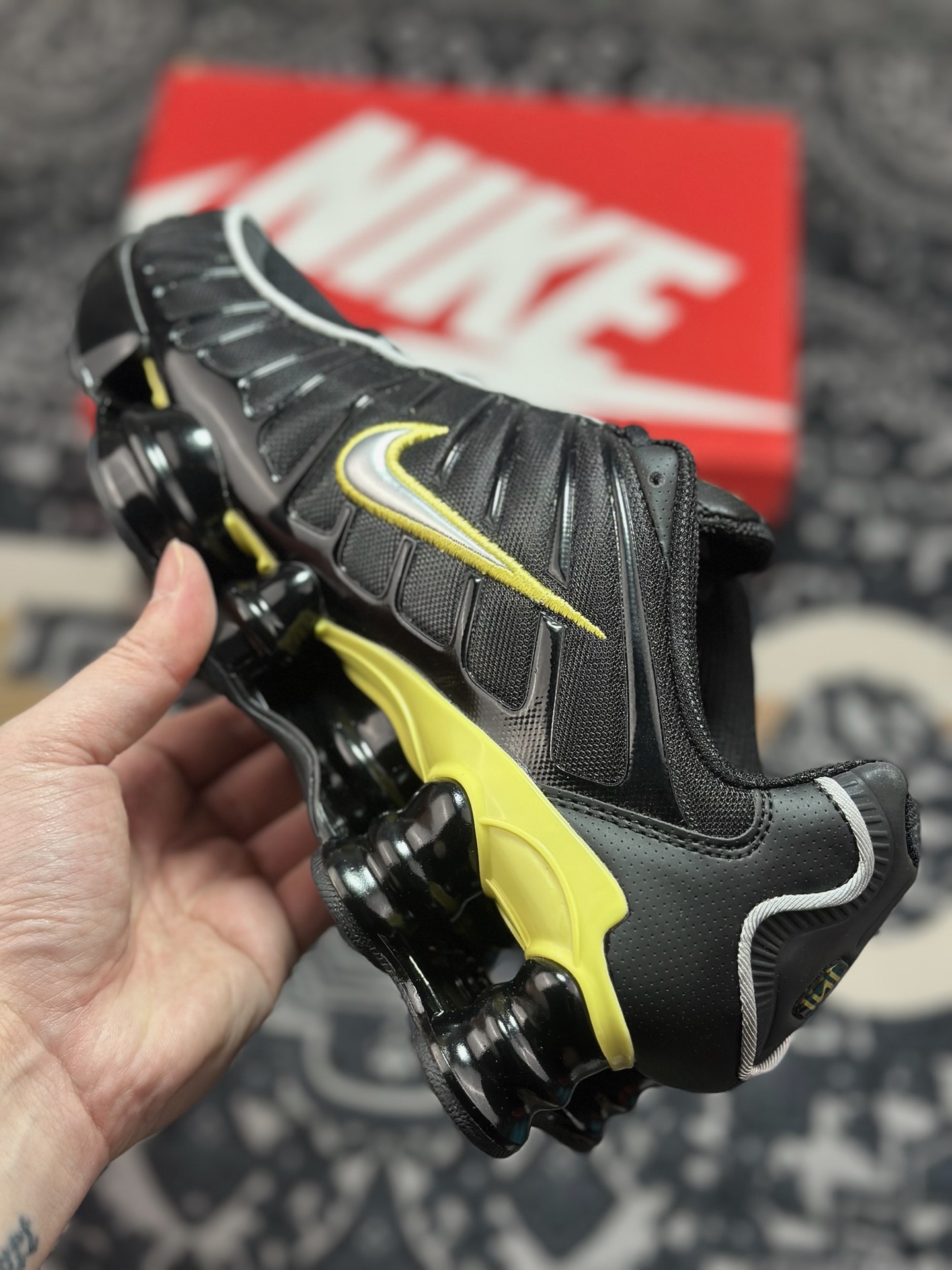 优选 原装级别 NK Shox TL 全掌气柱缓震休闲运动跑步鞋 CN0151-002-Top High Quatity Cheap Sneakers Fashion Clothing Clothes Bags handbags Shoes of all Brand wholesale With The best Quality And Beautiful Price from China Factory Chinese suppliers wholesaler seller 优选 原装级别 NK Shox TL 全掌气柱缓震休闲运动跑步鞋 CN0151-002