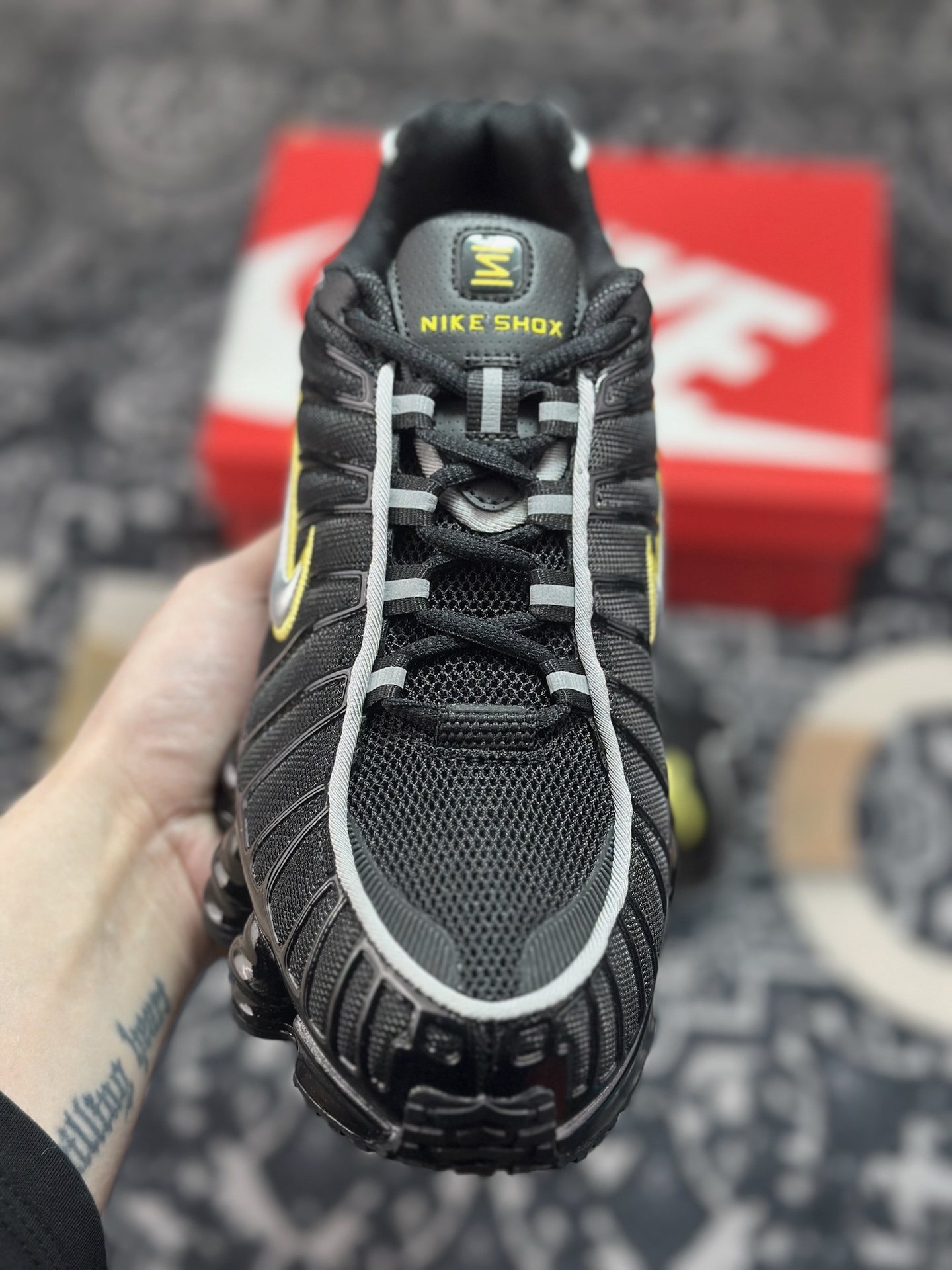 优选 原装级别 NK Shox TL 全掌气柱缓震休闲运动跑步鞋 CN0151-002-Top High Quatity Cheap Sneakers Fashion Clothing Clothes Bags handbags Shoes of all Brand wholesale With The best Quality And Beautiful Price from China Factory Chinese suppliers wholesaler seller 优选 原装级别 NK Shox TL 全掌气柱缓震休闲运动跑步鞋 CN0151-002