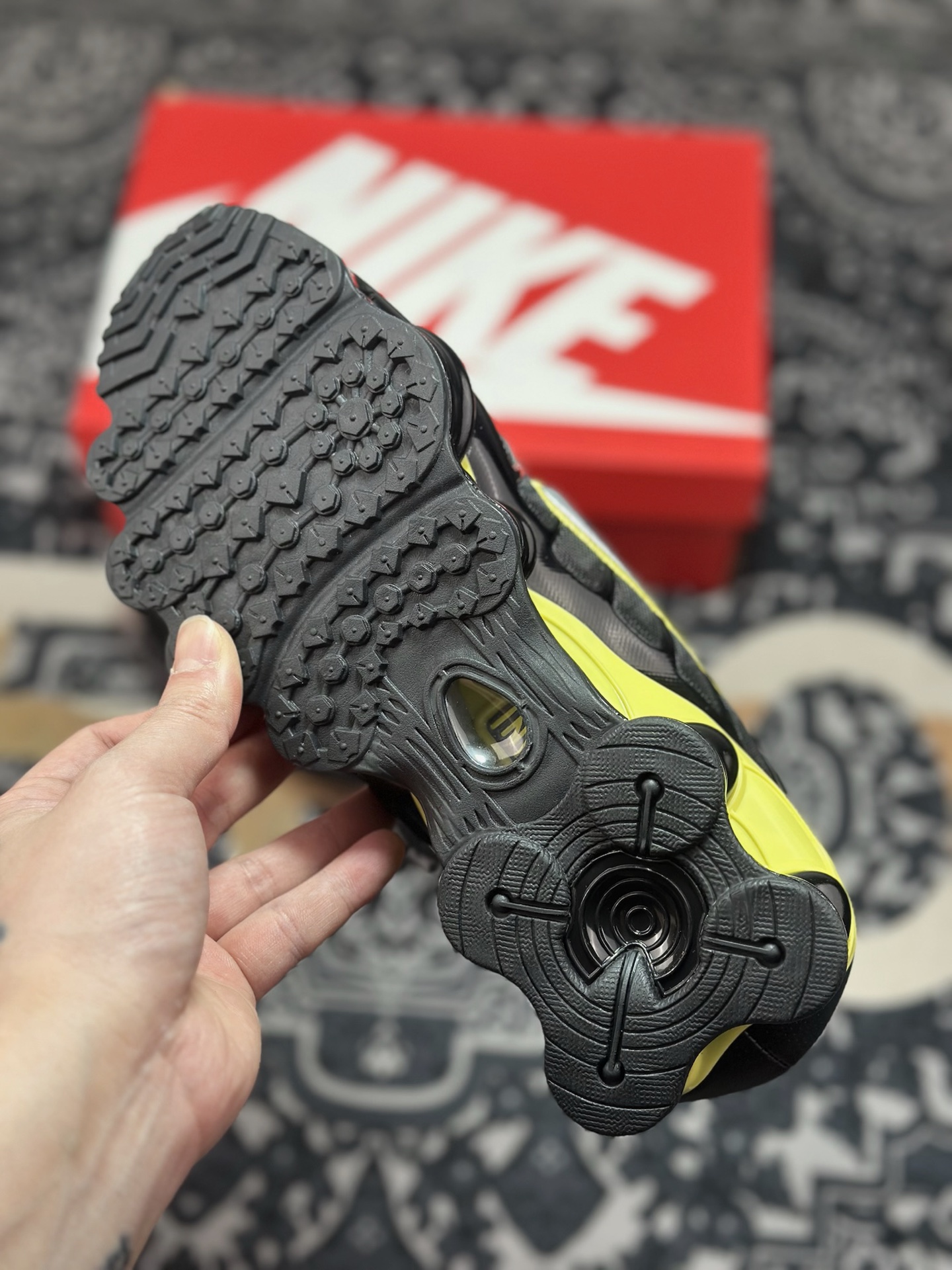 优选 原装级别 NK Shox TL 全掌气柱缓震休闲运动跑步鞋 CN0151-002-Top High Quatity Cheap Sneakers Fashion Clothing Clothes Bags handbags Shoes of all Brand wholesale With The best Quality And Beautiful Price from China Factory Chinese suppliers wholesaler seller 优选 原装级别 NK Shox TL 全掌气柱缓震休闲运动跑步鞋 CN0151-002