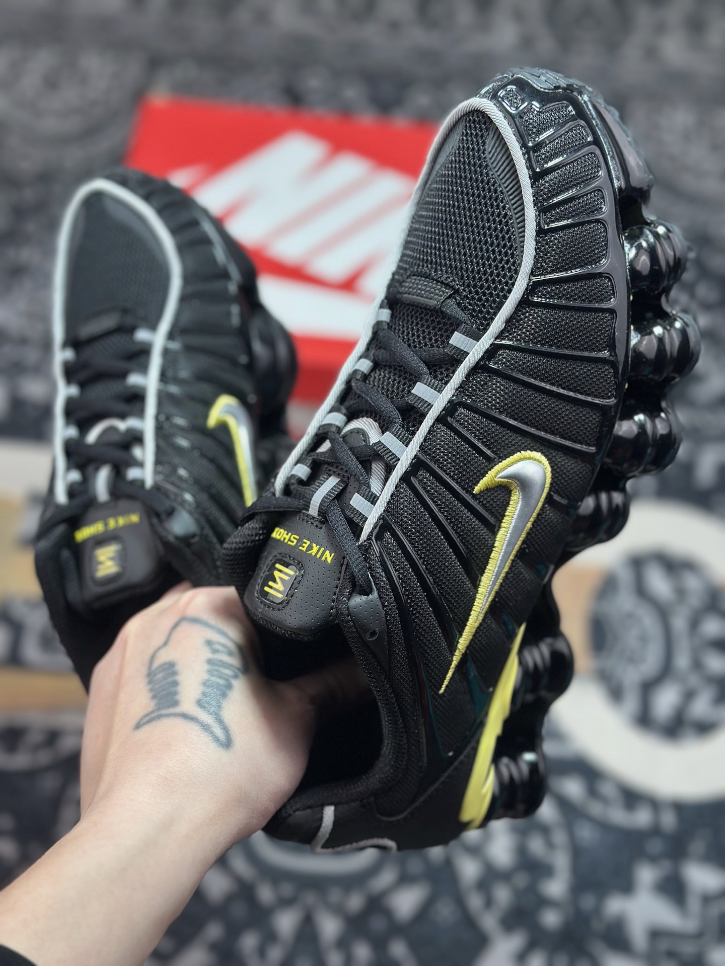 优选 原装级别 NK Shox TL 全掌气柱缓震休闲运动跑步鞋 CN0151-002-Top High Quatity Cheap Sneakers Fashion Clothing Clothes Bags handbags Shoes of all Brand wholesale With The best Quality And Beautiful Price from China Factory Chinese suppliers wholesaler seller 优选 原装级别 NK Shox TL 全掌气柱缓震休闲运动跑步鞋 CN0151-002