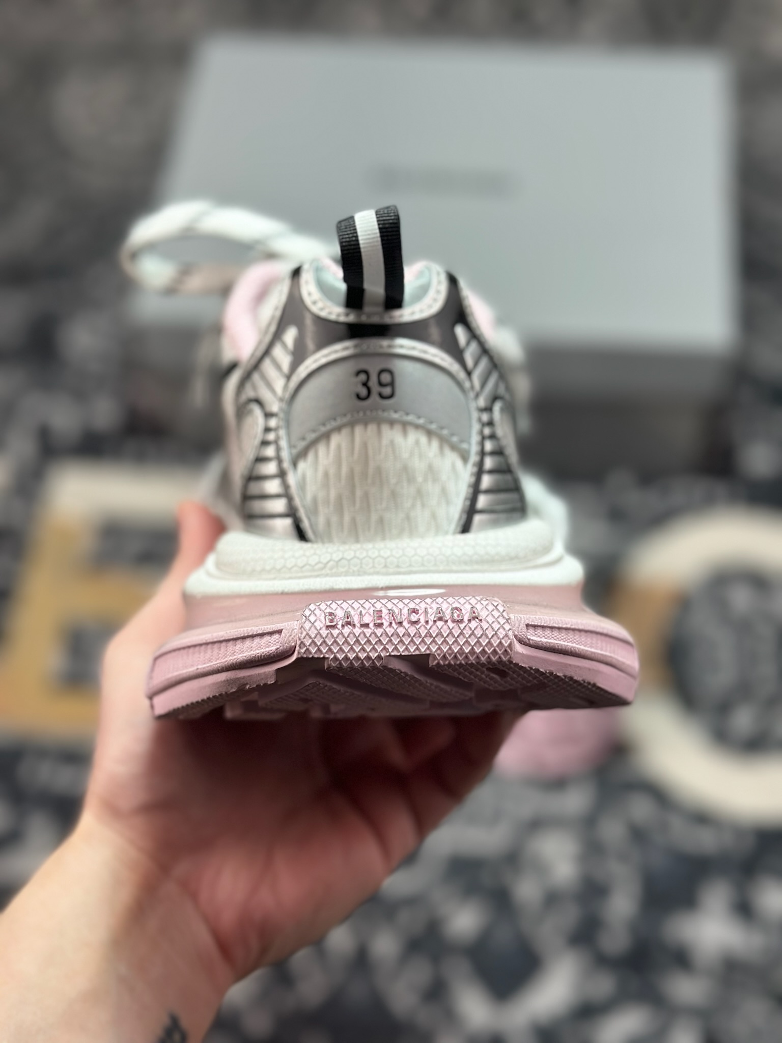 优选 原装级别 Balenciaga 巴黎世家 3XL Satin Bows 做旧复古老爹鞋 734734-Top High Quatity Cheap Sneakers Fashion Clothing Clothes Bags handbags Shoes of all Brand wholesale With The best Quality And Beautiful Price from China Factory Chinese suppliers wholesaler seller 优选 原装级别 Balenciaga 巴黎世家 3XL Satin Bows 做旧复古老爹鞋 734734