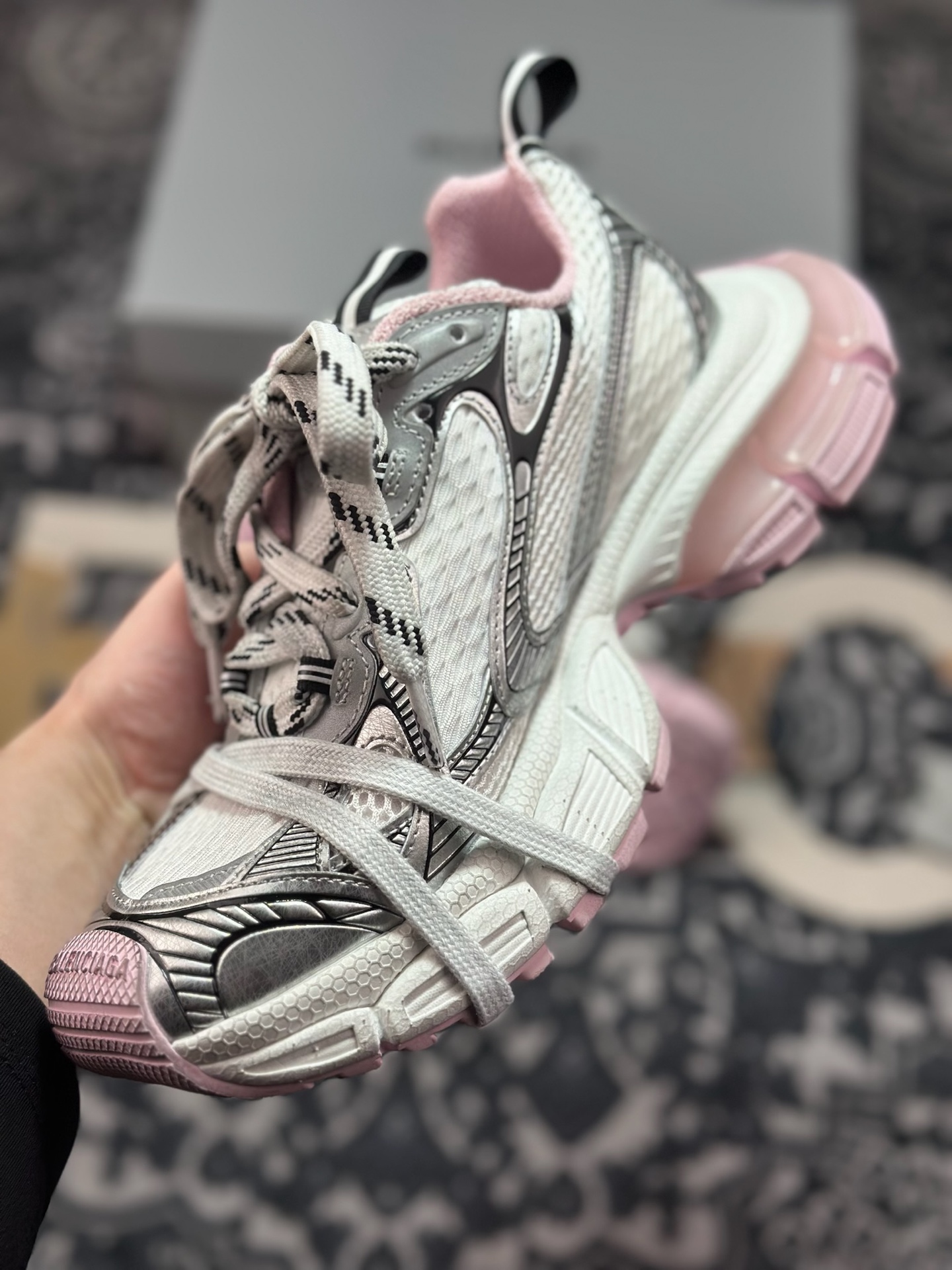 优选 原装级别 Balenciaga 巴黎世家 3XL Satin Bows 做旧复古老爹鞋 734734-Top High Quatity Cheap Sneakers Fashion Clothing Clothes Bags handbags Shoes of all Brand wholesale With The best Quality And Beautiful Price from China Factory Chinese suppliers wholesaler seller 优选 原装级别 Balenciaga 巴黎世家 3XL Satin Bows 做旧复古老爹鞋 734734