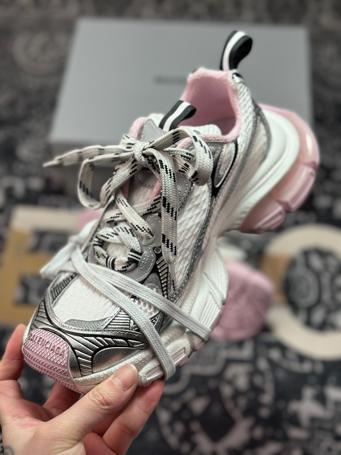 优选 原装级别 Balenciaga 巴黎世家 3XL Satin Bows 做旧复古老爹鞋 734734-Top High Quatity Cheap Sneakers Fashion Clothing Clothes Bags handbags Shoes of all Brand wholesale With The best Quality And Beautiful Price from China Factory Chinese suppliers wholesaler seller 优选 原装级别 Balenciaga 巴黎世家 3XL Satin Bows 做旧复古老爹鞋 734734
