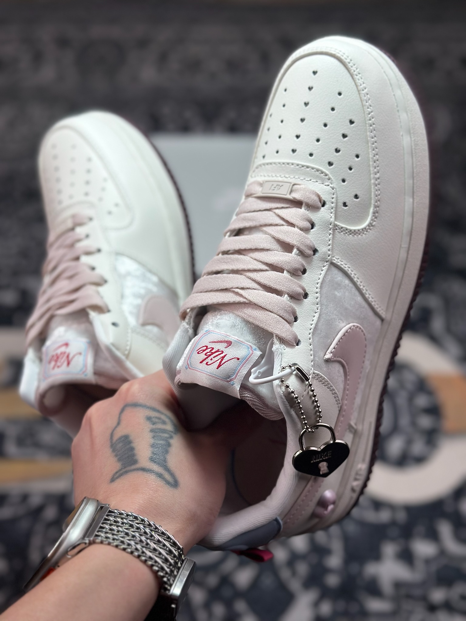 原装级别 Nike Air Force 1 '07 ”Valentine’s Day” 情人节限定白粉色 IQ4937-161-Top High Quatity Cheap Sneakers Fashion Clothing Clothes Bags handbags Shoes of all Brand wholesale With The best Quality And Beautiful Price from China Factory Chinese suppliers wholesaler seller 原装级别 Nike Air Force 1 '07 ”Valentine’s Day” 情人节限定白粉色 IQ4937-161