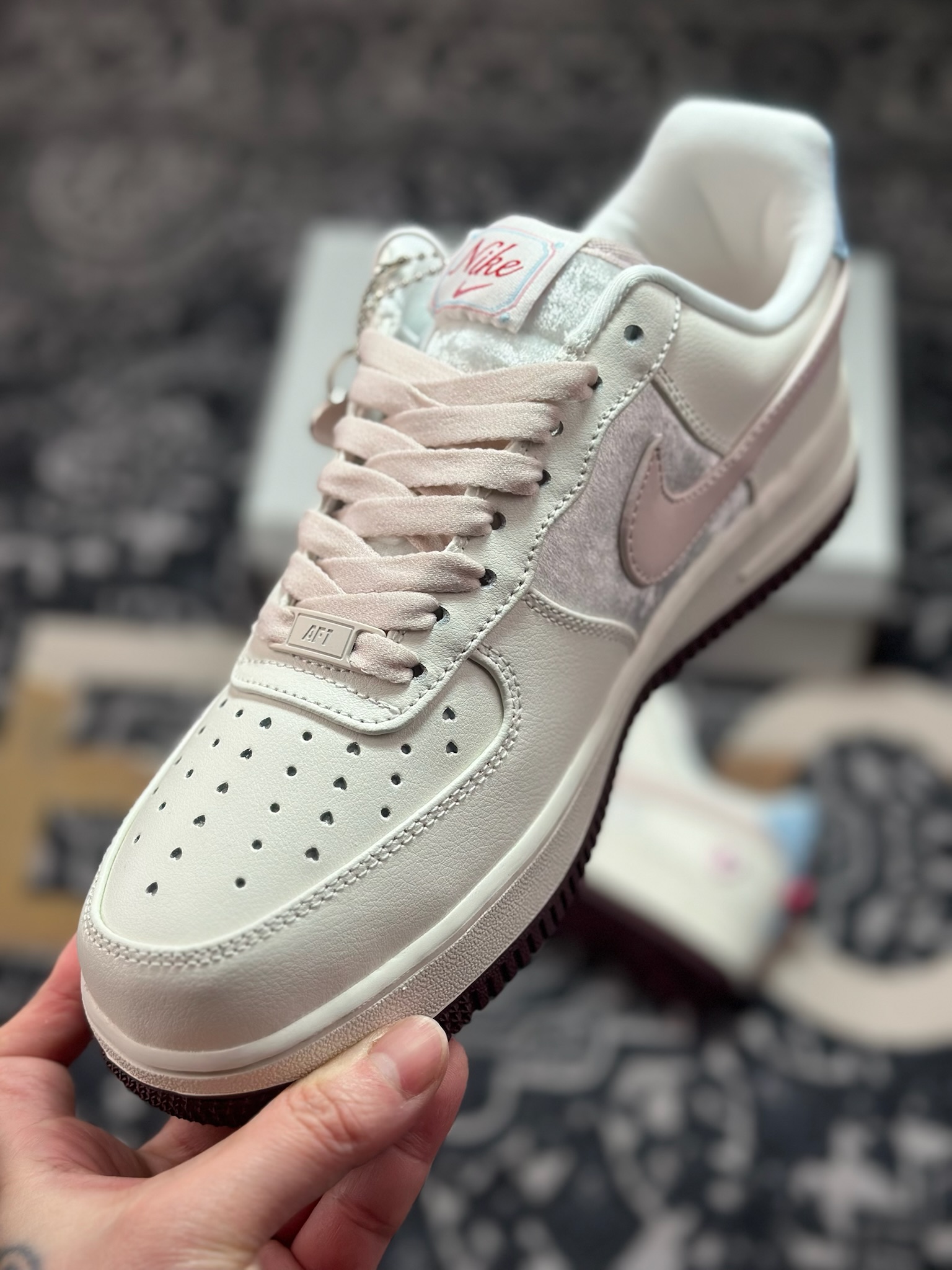原装级别 Nike Air Force 1 '07 ”Valentine’s Day” 情人节限定白粉色 IQ4937-161-Top High Quatity Cheap Sneakers Fashion Clothing Clothes Bags handbags Shoes of all Brand wholesale With The best Quality And Beautiful Price from China Factory Chinese suppliers wholesaler seller 原装级别 Nike Air Force 1 '07 ”Valentine’s Day” 情人节限定白粉色 IQ4937-161