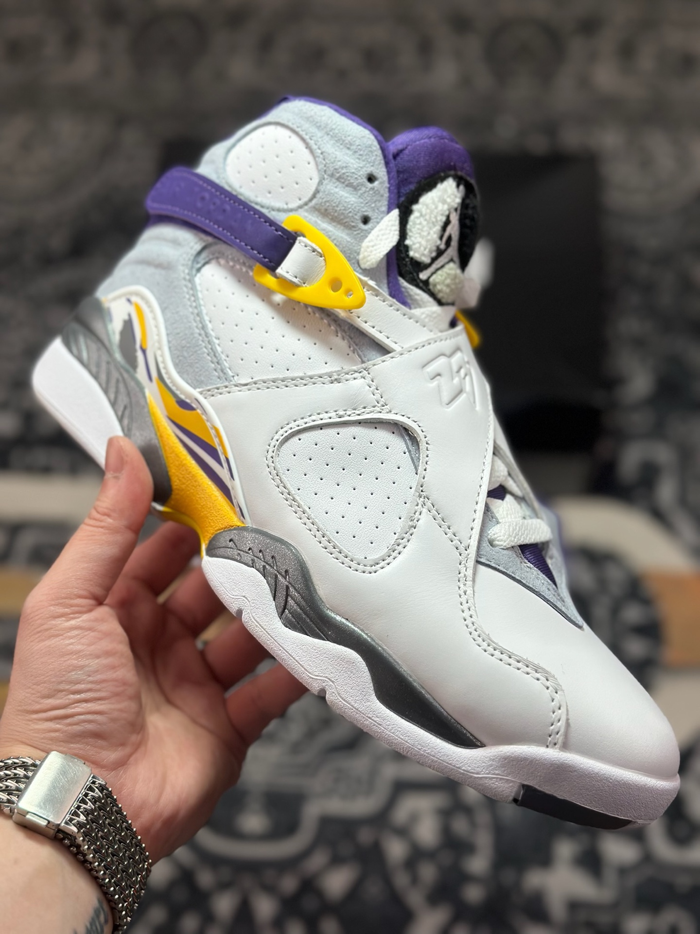 D2480 优选 原装级别 Jordan Air Jordan 8 高帮 复古篮球鞋 男款 白蓝紫 305381-107-Chinese UA Cheap High Quatity Brand Clothes Bags handbags Sneakers wholesale wholesaler seller from China Factory suppliers Fashion Clothing Shoes best Quality Beautiful Price D2480 优选 原装级别 Jordan Air Jordan 8 高帮 复古篮球鞋 男款 白蓝紫 305381-107