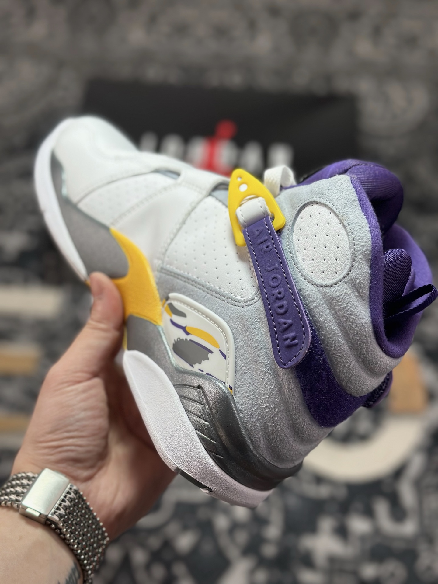 D2480 优选 原装级别 Jordan Air Jordan 8 高帮 复古篮球鞋 男款 白蓝紫 305381-107-Chinese UA Cheap High Quatity Brand Clothes Bags handbags Sneakers wholesale wholesaler seller from China Factory suppliers Fashion Clothing Shoes best Quality Beautiful Price D2480 优选 原装级别 Jordan Air Jordan 8 高帮 复古篮球鞋 男款 白蓝紫 305381-107
