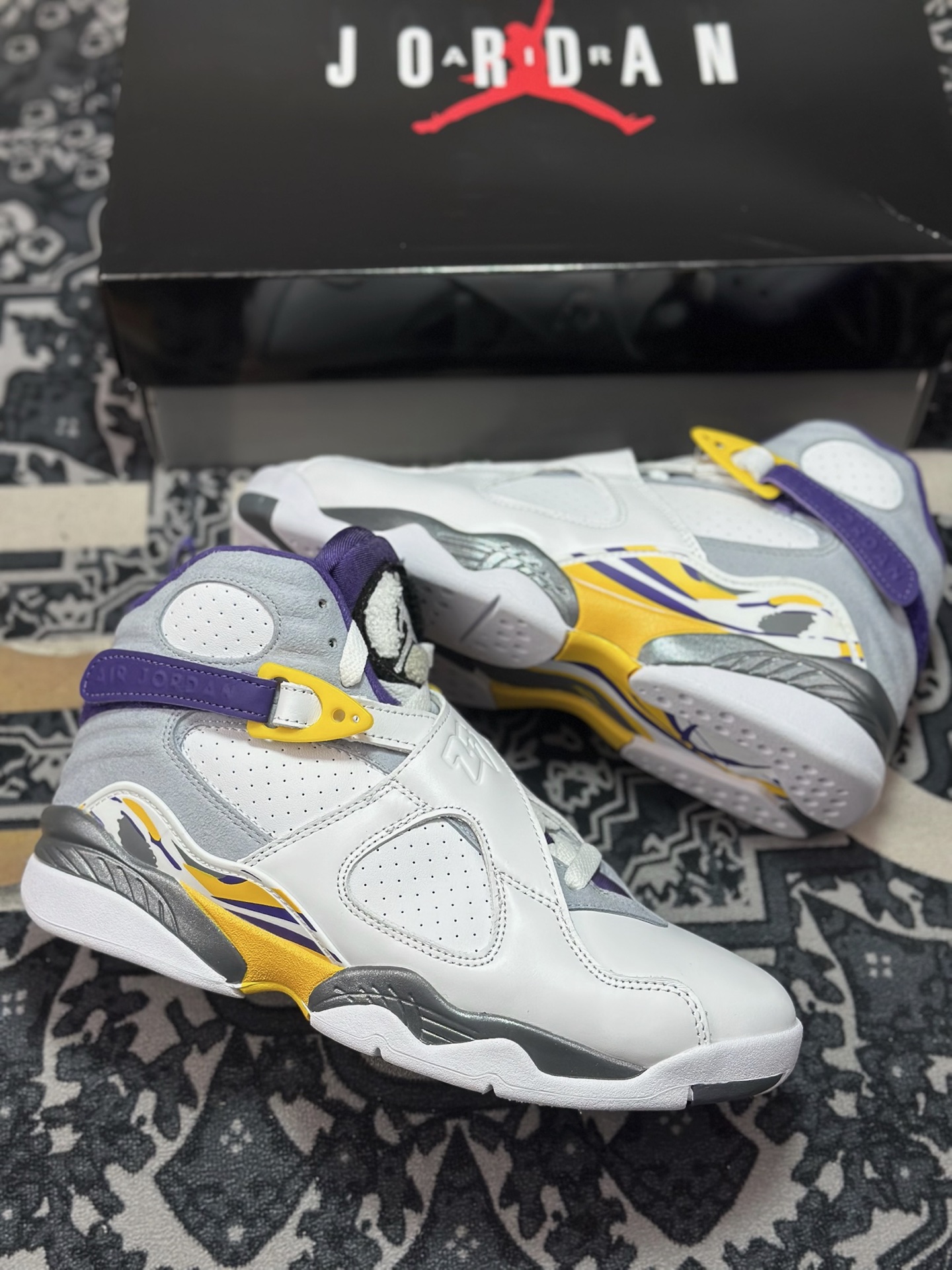 D2480 优选 原装级别 Jordan Air Jordan 8 高帮 复古篮球鞋 男款 白蓝紫 305381-107-Chinese UA Cheap High Quatity Brand Clothes Bags handbags Sneakers wholesale wholesaler seller from China Factory suppliers Fashion Clothing Shoes best Quality Beautiful Price D2480 优选 原装级别 Jordan Air Jordan 8 高帮 复古篮球鞋 男款 白蓝紫 305381-107