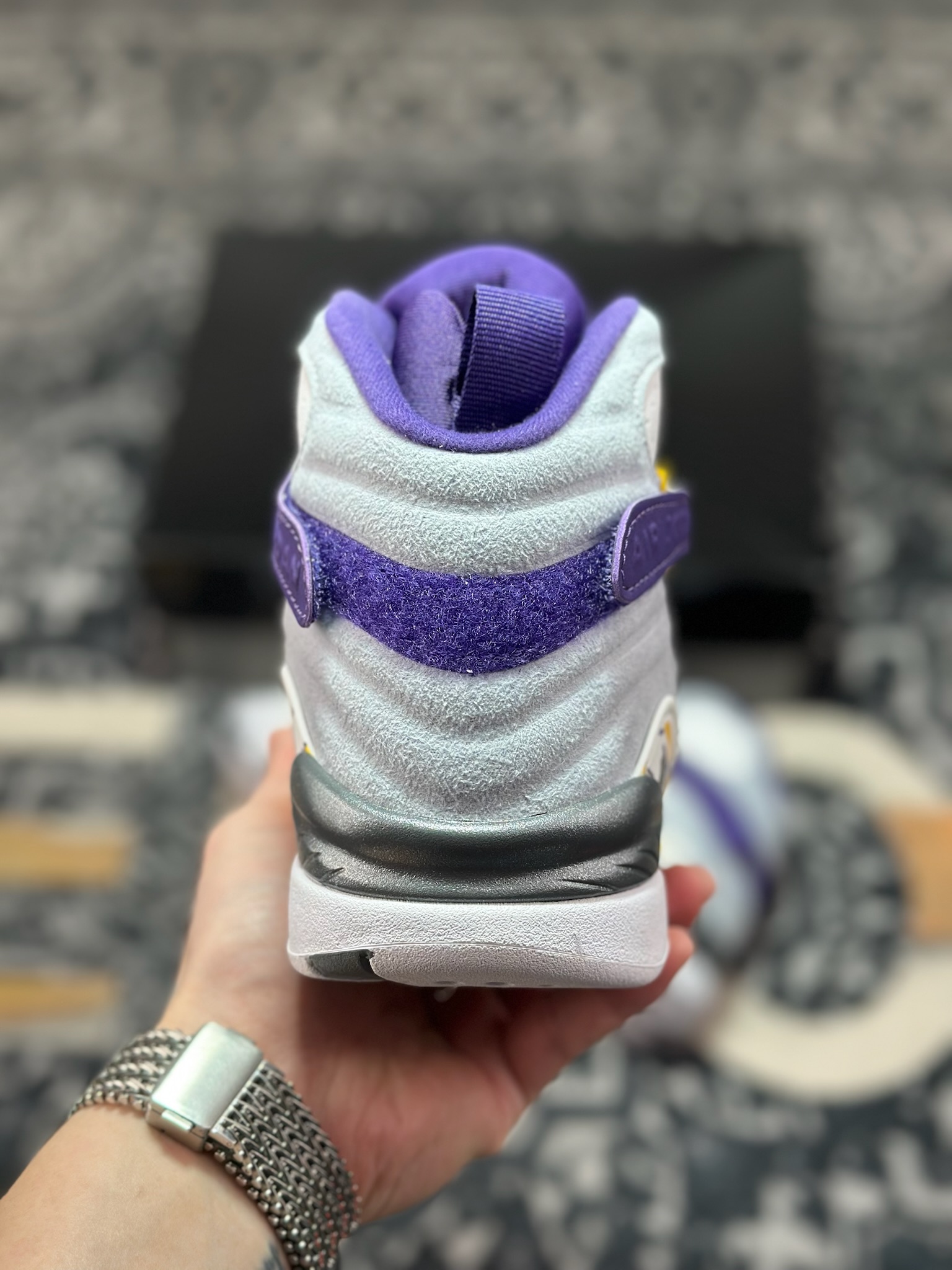 D2480 优选 原装级别 Jordan Air Jordan 8 高帮 复古篮球鞋 男款 白蓝紫 305381-107-Chinese UA Cheap High Quatity Brand Clothes Bags handbags Sneakers wholesale wholesaler seller from China Factory suppliers Fashion Clothing Shoes best Quality Beautiful Price D2480 优选 原装级别 Jordan Air Jordan 8 高帮 复古篮球鞋 男款 白蓝紫 305381-107