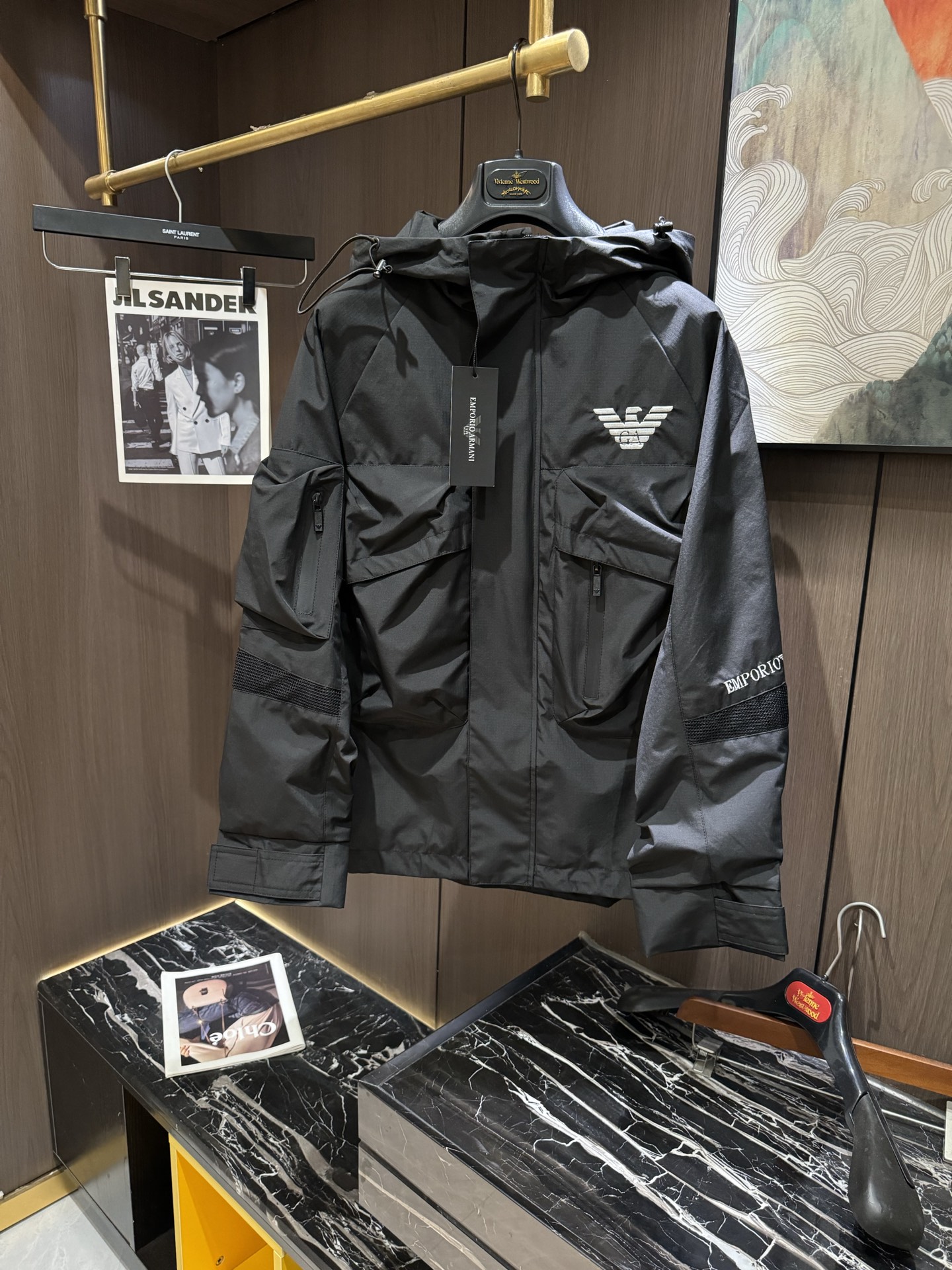 NO:134116,EA25S spring and summer men's hooded jacket......High-density polyester fabric on the main body meets the needs of regular casual and tolerate all occasions. It is an excellent first choice item during the dressing season, and it has excellent practical wearability!  !  Code number M-3XL, Jackets & coats, Jackets & coats, Hats, Alexander wang19860909EA25S春夏男士连帽外套夹克.......主体高密度聚酯纤维面料 满足于常规休闲且包容所有场合的着装需求,出在穿搭季属于极出色的首选单品,实穿性极佳！！码数M-3XL,,jackets & coats,jackets & coats,hats,alexander wang,Men's clothing