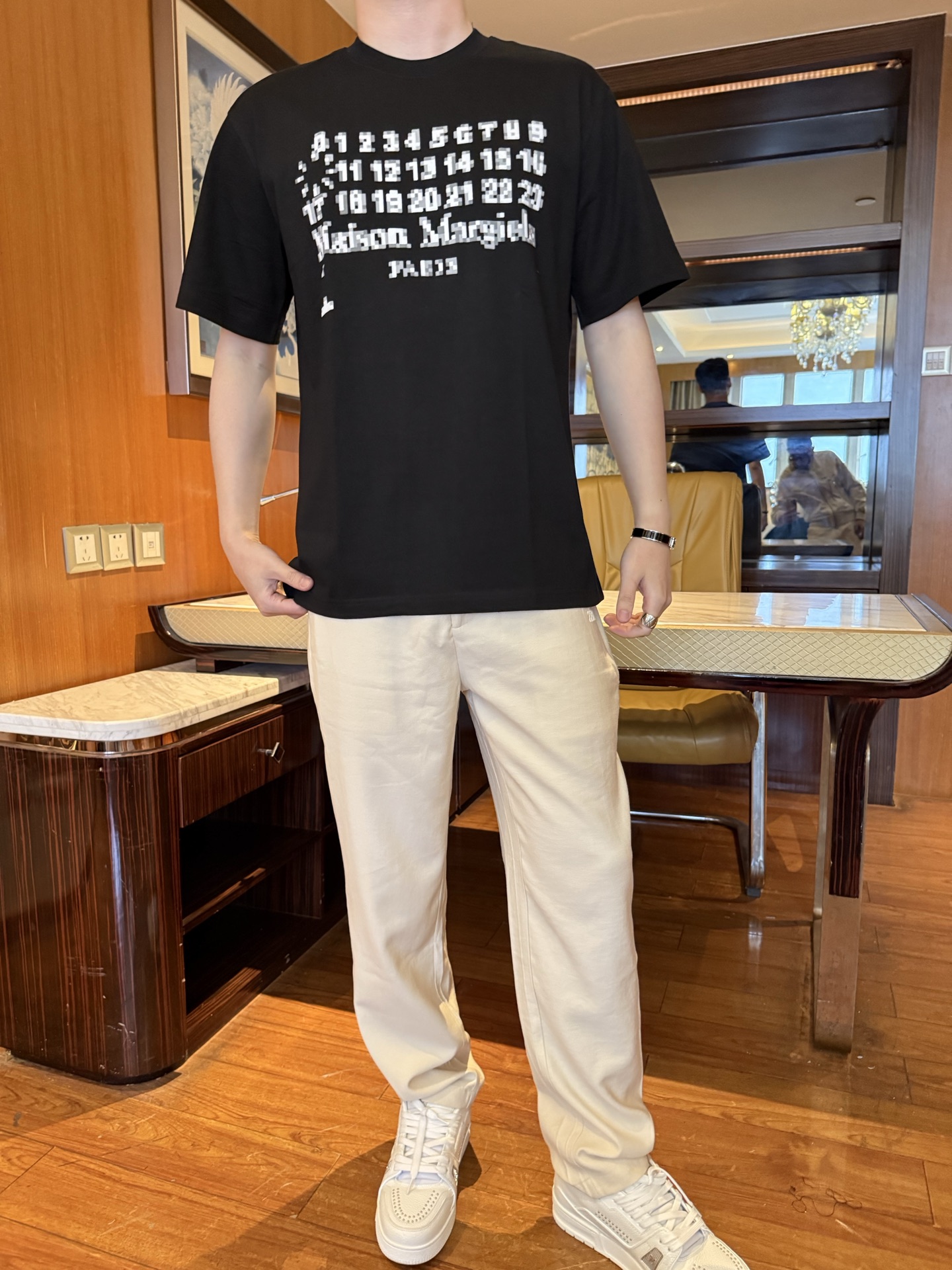 NO:732882,Margiela-2026 The latest popular T-shirts are shipped from the counter. The best-selling items at the London counter!  Selected high-end 80-count cotton!  Size: XS-XL (model 180/140 wears S, comes with Hong Kong Lane Crawford gift box packaging), masion margiela, tees, t-shirt,19860909马吉拉-2026专柜最新爆款T恤出货 伦敦专柜热销单品！精选高端80支棉！尺码:XS-XL码（模特180/140穿S,配香港连卡佛礼盒包装）,,masion margiela,tees，t-shirt,,Men's clothing