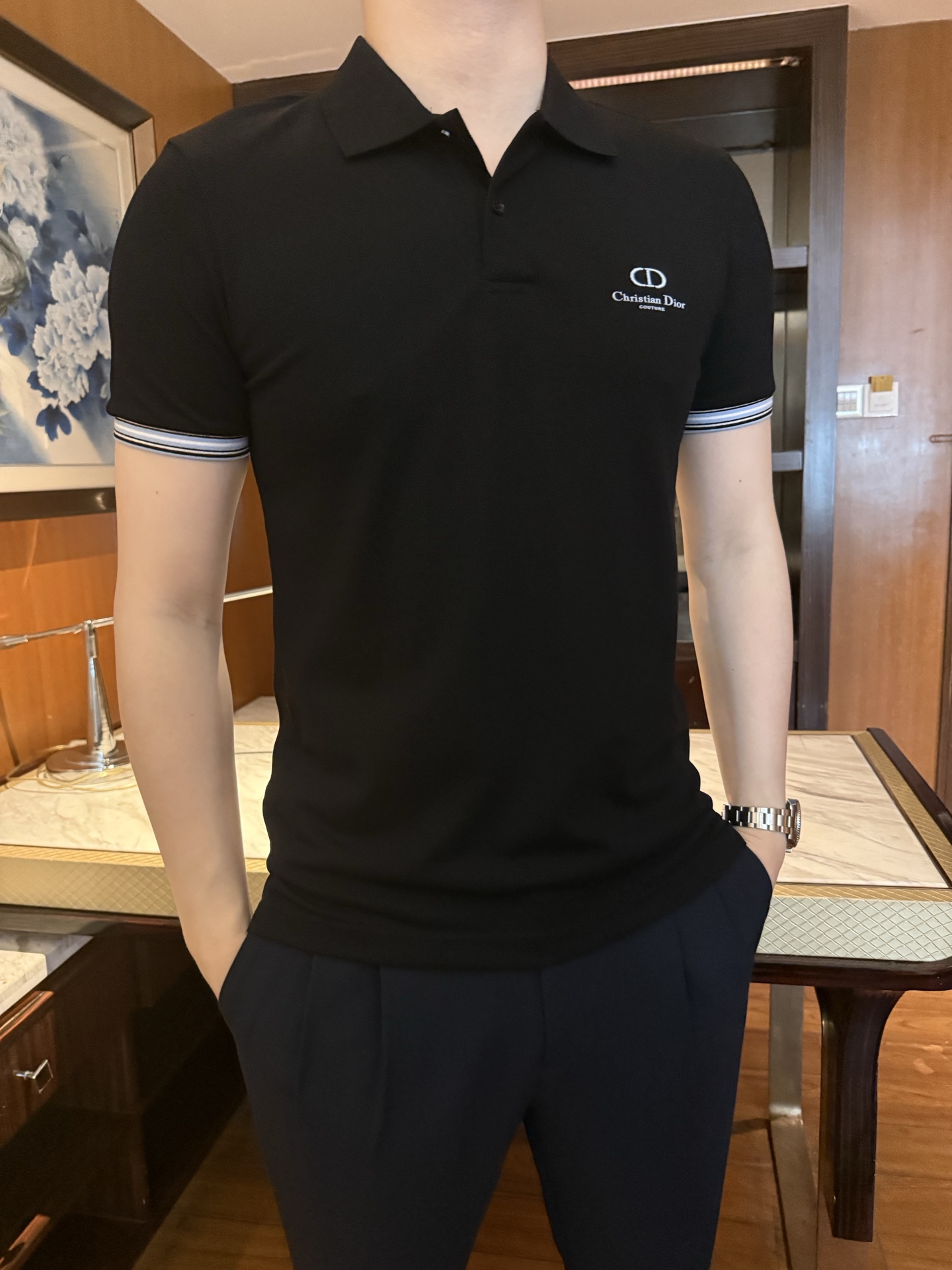 迪奥-经典翻领POLO版型，修饰身形，沉稳百搭，不挑肤色，适配商务、休闲多场景，采用高支精梳棉/珠地棉面