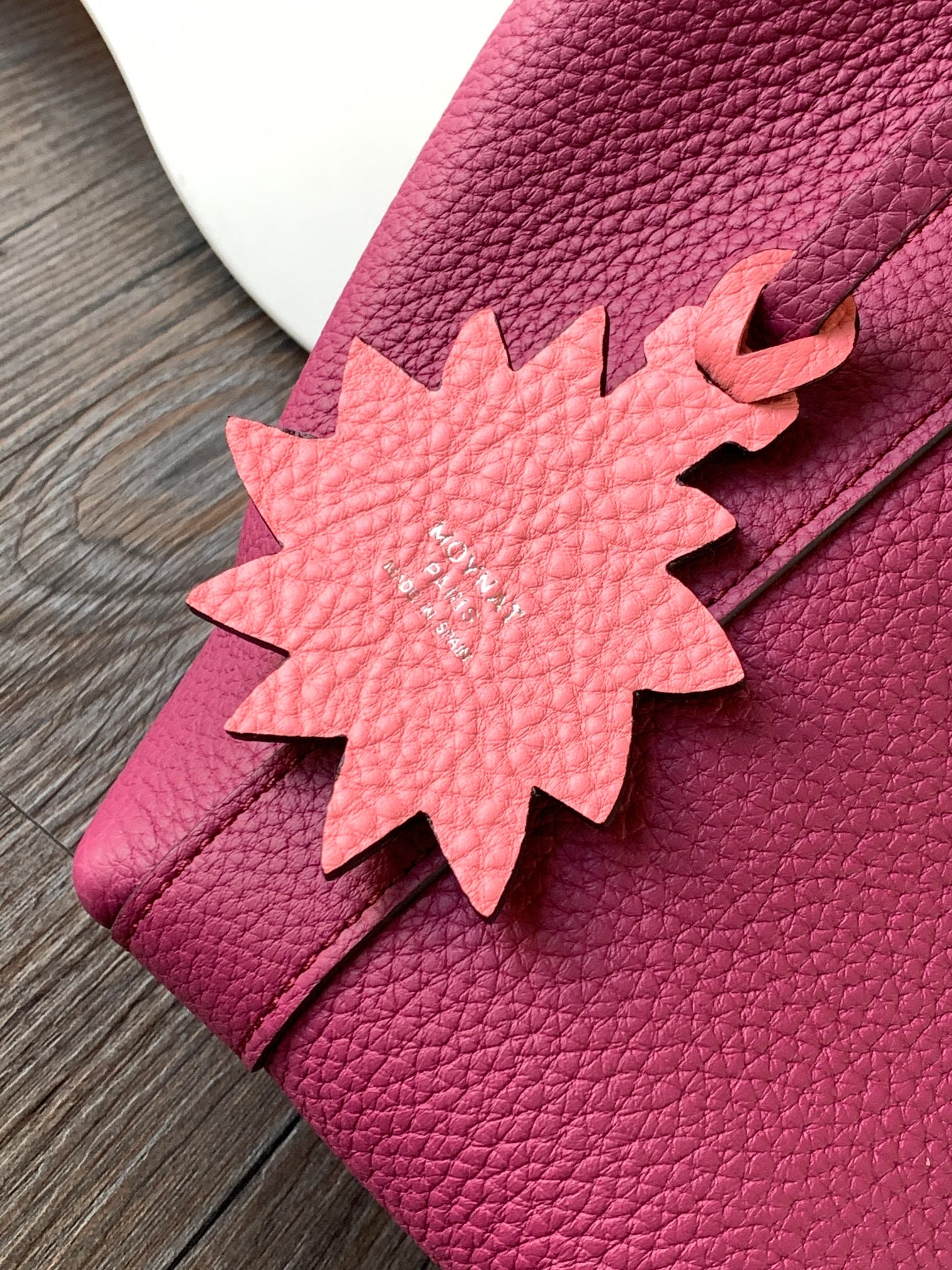 Goyard 的 Duo Tote 手袋缩小尺寸，轻巧随行。 MOYNAT 摩奈 菜篮子 编码：MY-010