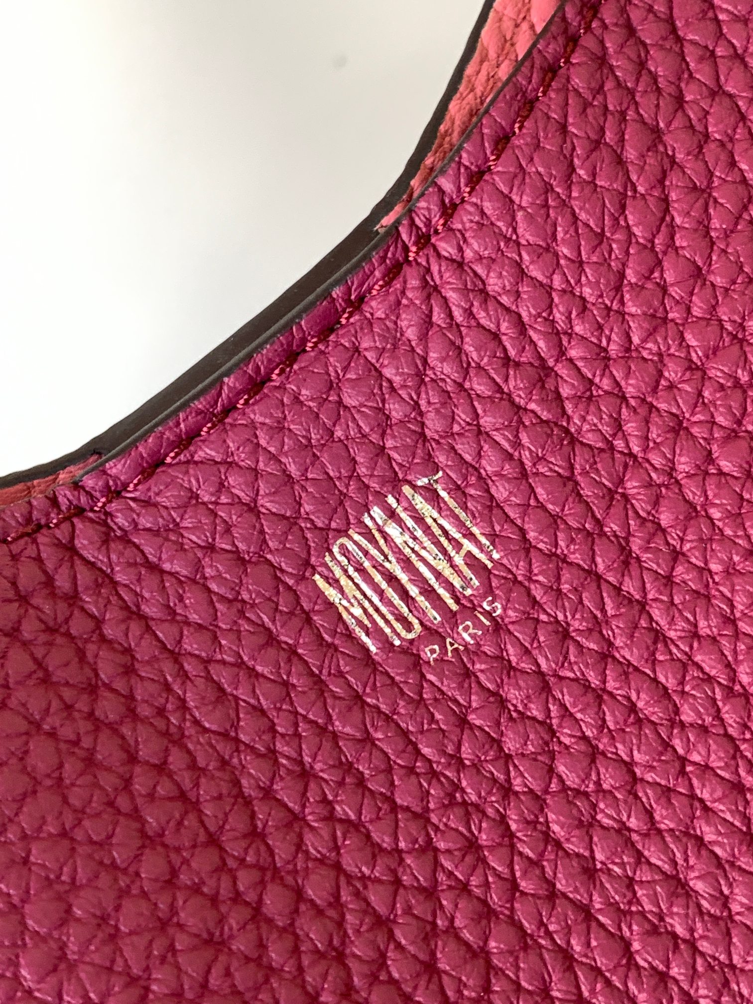Goyard 的 Duo Tote 手袋缩小尺寸，轻巧随行。 MOYNAT 摩奈 菜篮子 编码：MY-010