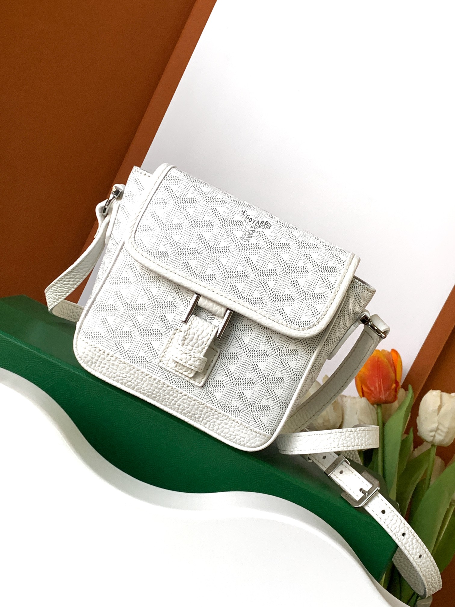 Goyard 18年停产了的，豆腐包