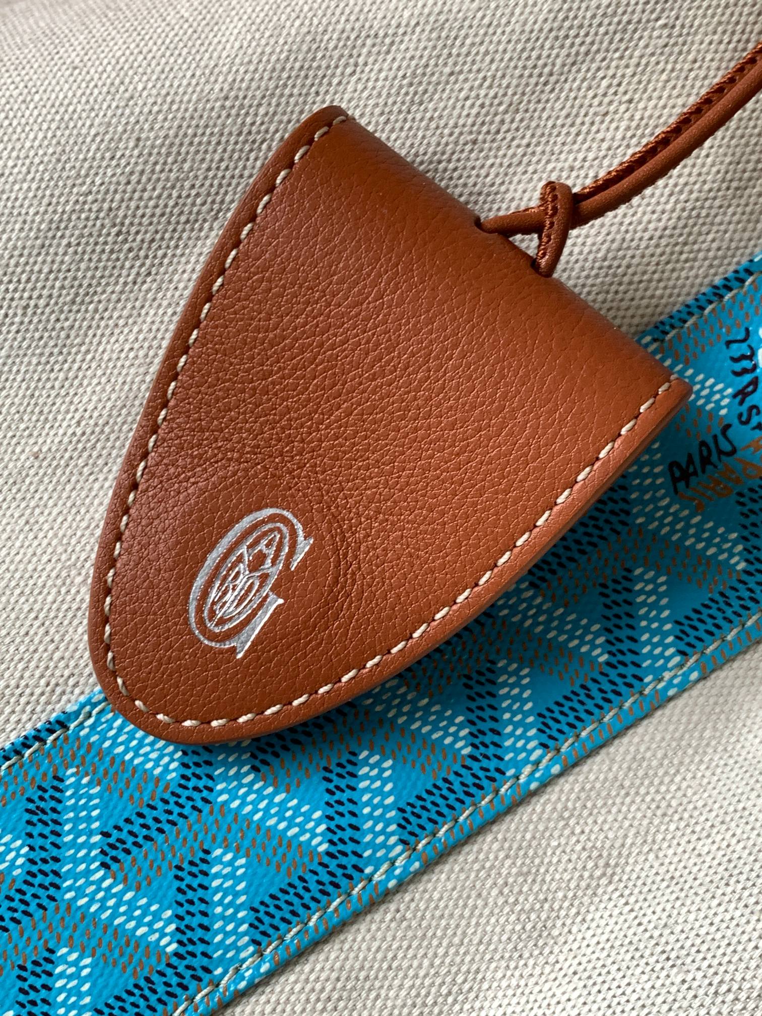 Goyard #goyard双面帆布购物袋 帆布本色 湖蓝 双面可用哦～感觉去海边很8⃣ 错