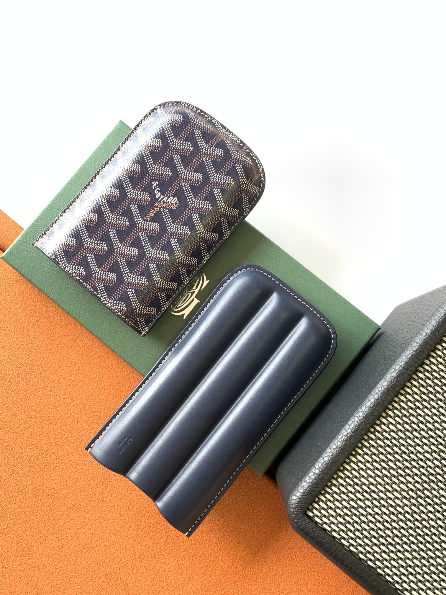 Goyard CHURCHILL 三支雪＋盒按照模型装配 其形状足以容纳三支雪＋ 尤其是 ROBUSTO 雪＋