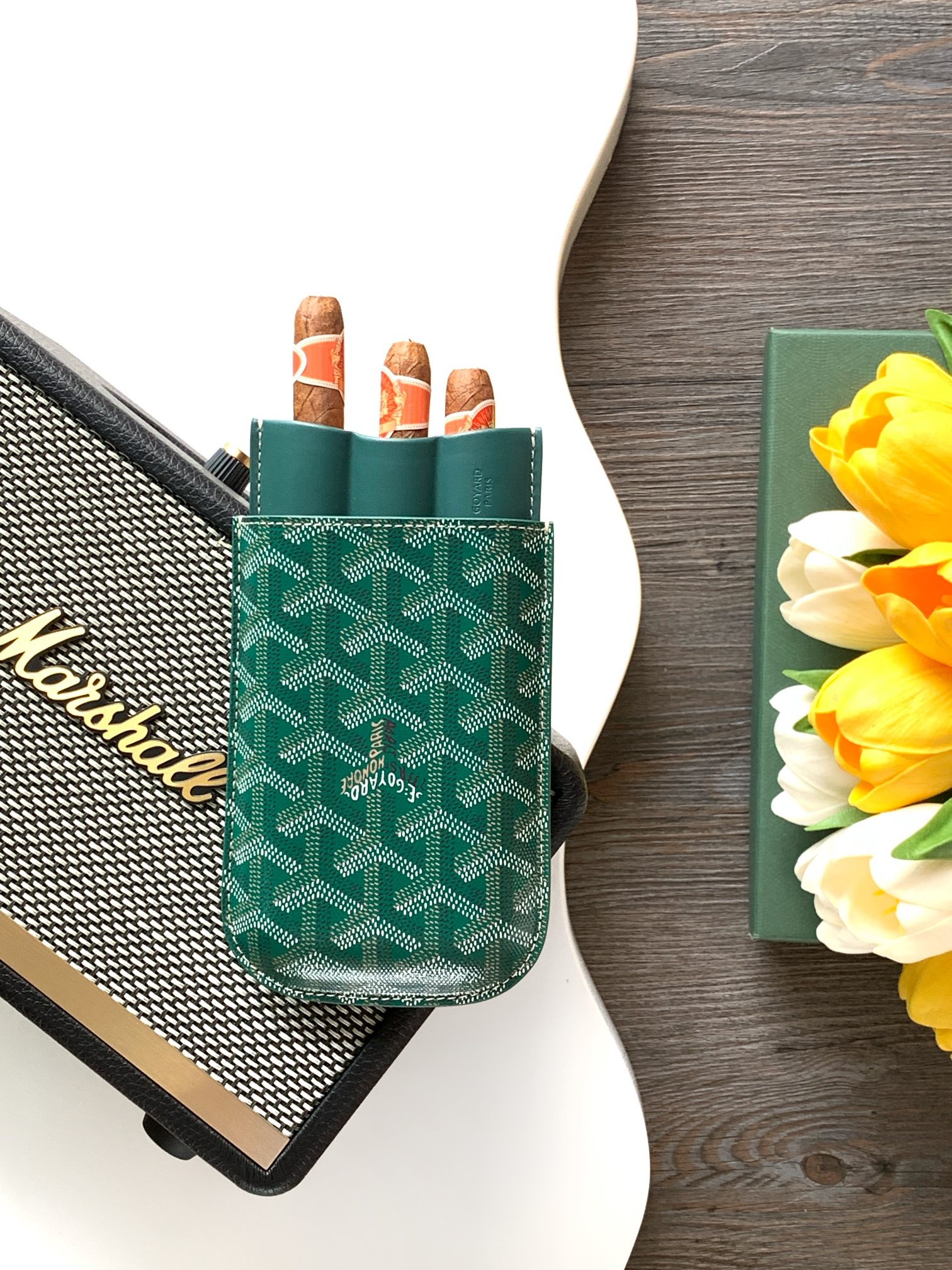 Goyard CHURCHILL 三支雪＋盒按照模型装配 其形状足以容纳三支雪＋ 尤其是 ROBUSTO 雪＋