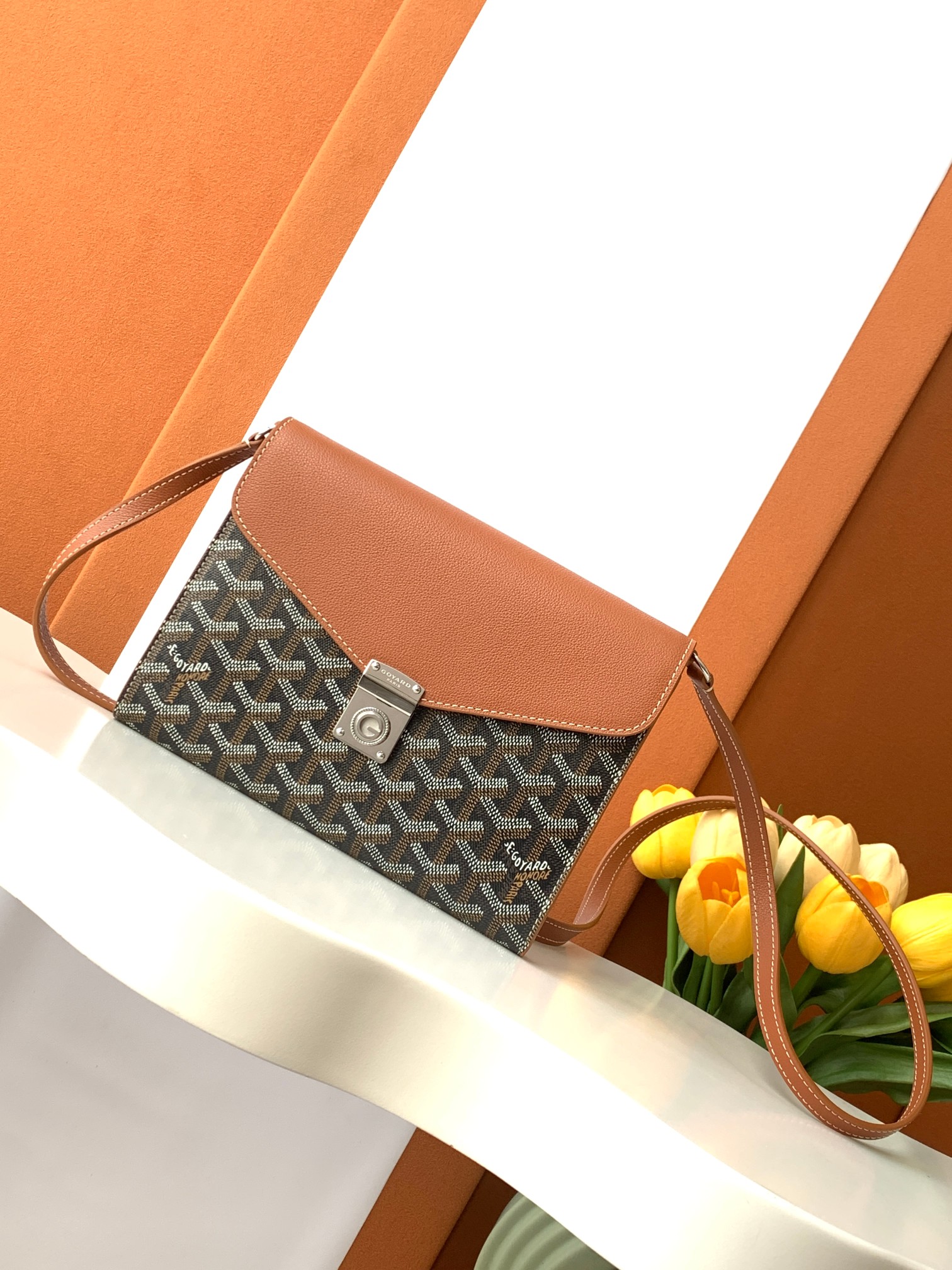 Goyard Goyard 推出了 Chypre Pouch-Wallet
