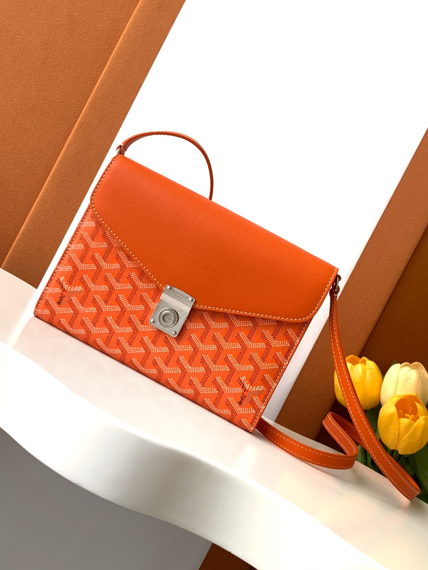 Goyard Goyard 推出了 Chypre Pouch-Wallet