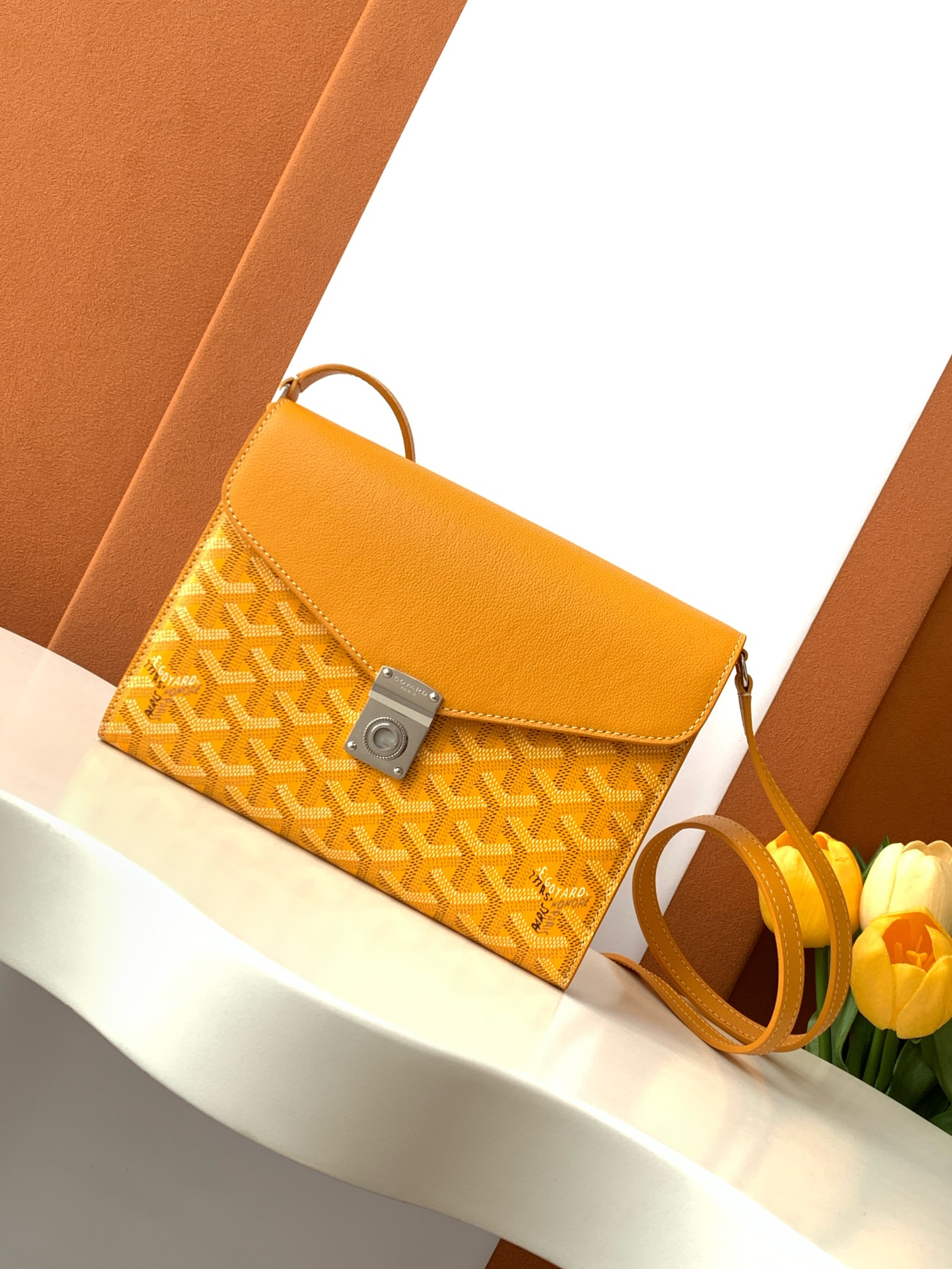 Goyard Goyard 推出了 Chypre Pouch-Wallet