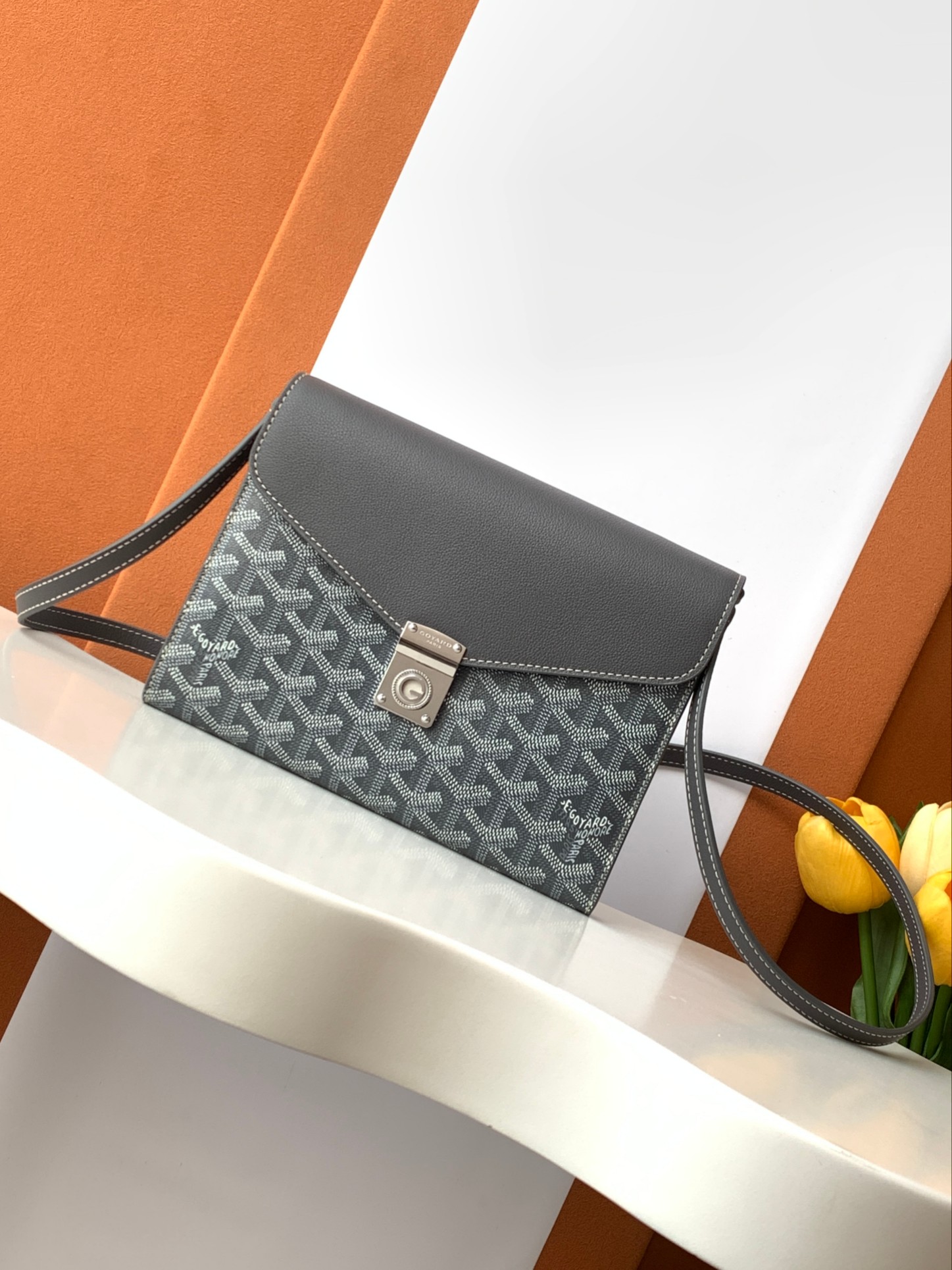 Goyard Goyard 推出了 Chypre Pouch-Wallet
