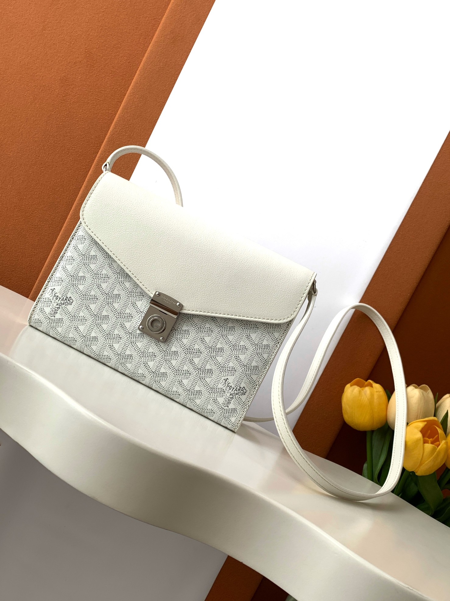 Goyard Goyard 推出了 Chypre Pouch-Wallet