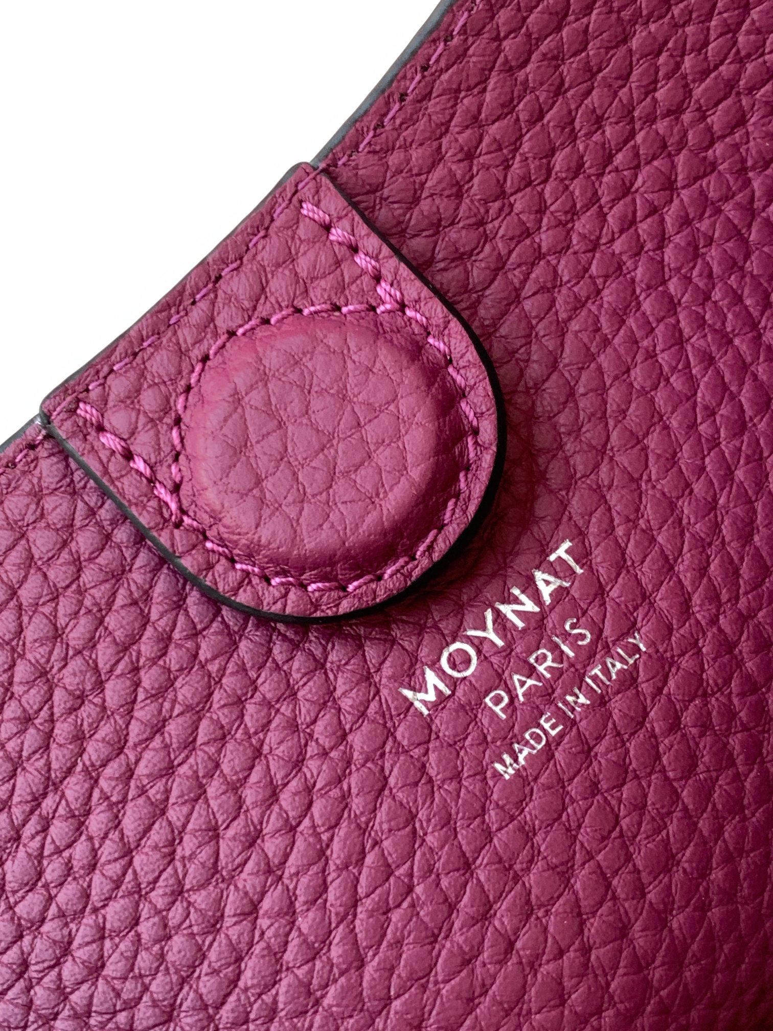 Goyard 的 Duo Tote 手袋缩小尺寸，轻巧随行。 MOYNAT 摩奈 菜篮子 编码：MY-010