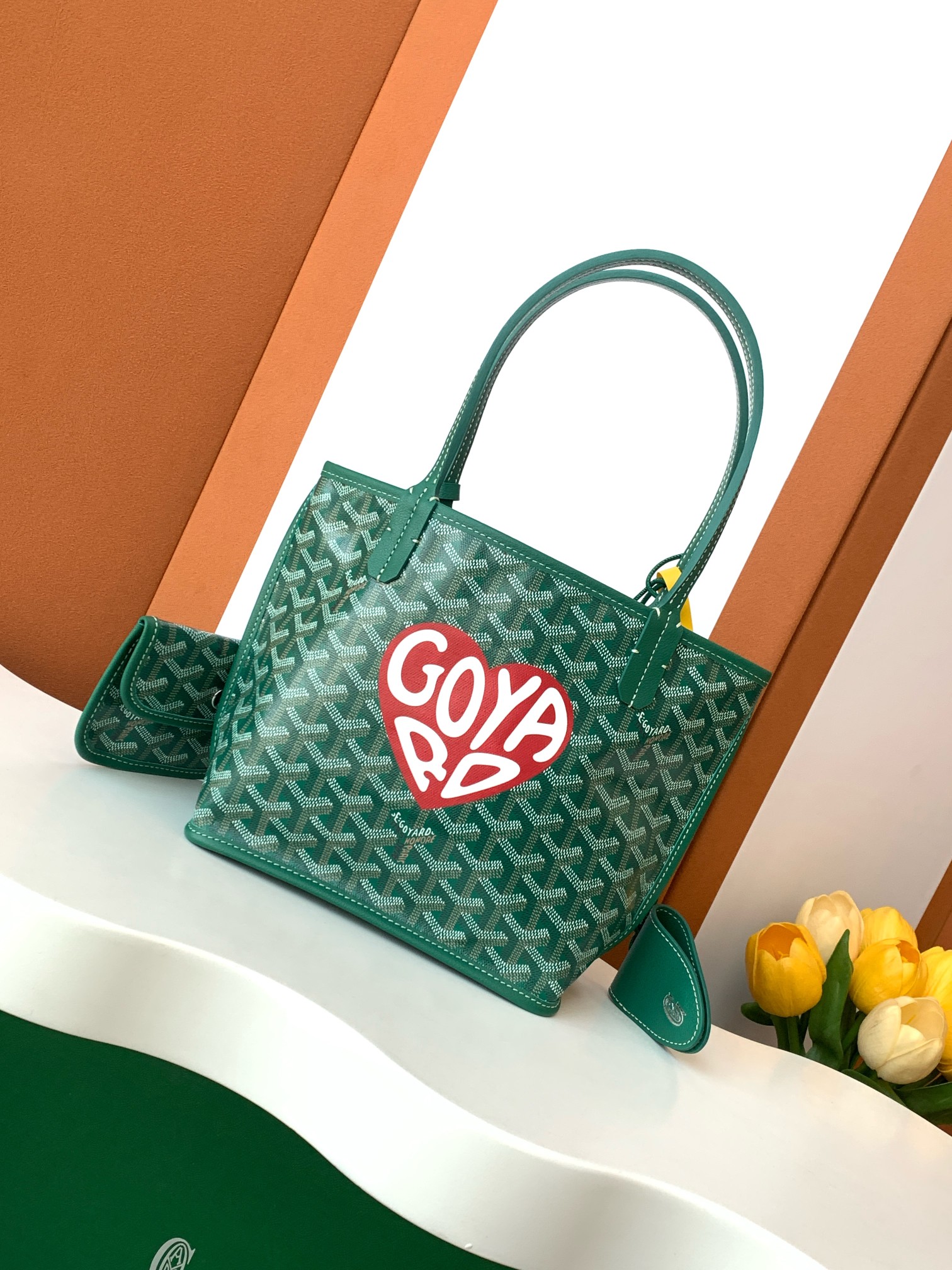 Goyard 新款私人订制非常大的爱心 版