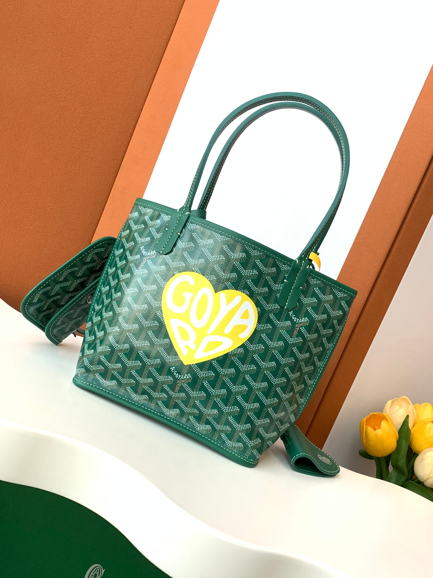 Goyard 新款私人订制非常大的爱心 版