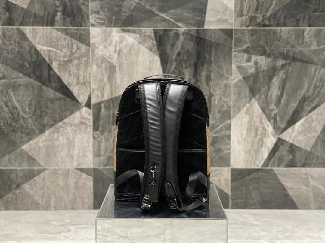 COA クラシック ETHAN ダブルリュックサック - ブラウンモノグラム