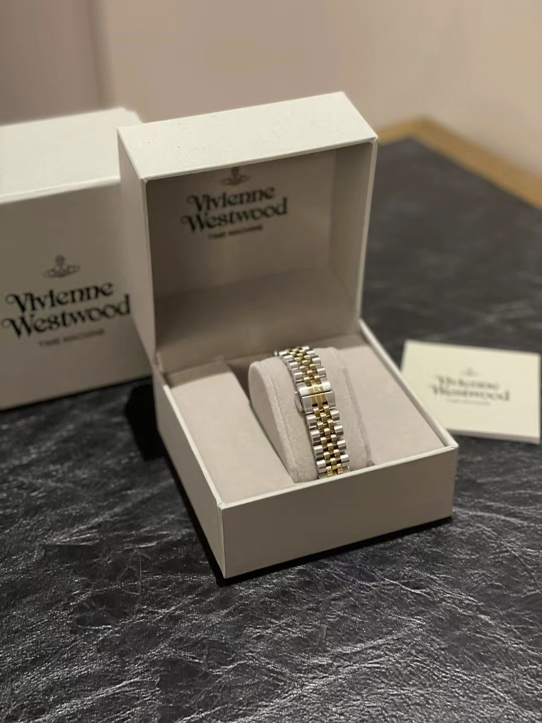 Vivienne Westwood Cherry Red Watch - Comprehensive 6