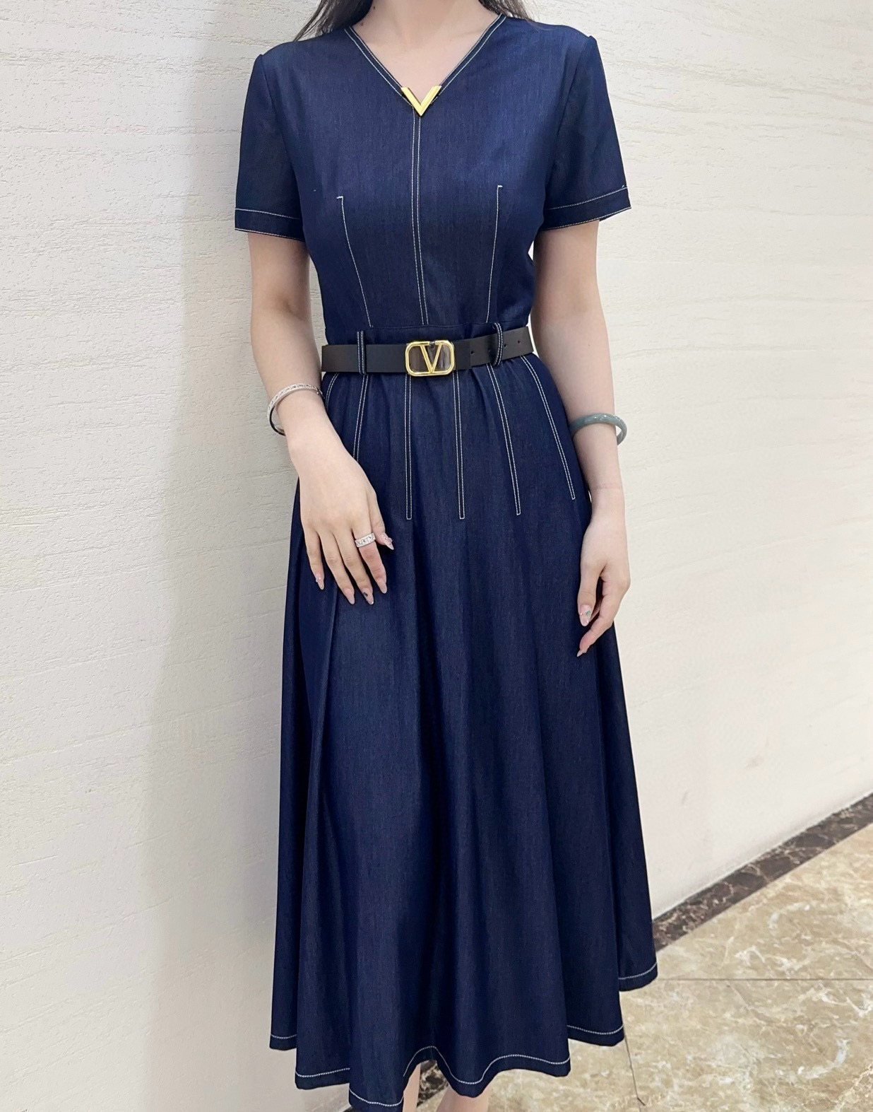 NO:932926,VT Tencel Denim Dress, imported denim cotton is soft and comfortable, and the gold buckle on the neckline echoes the belt!  (5496) SML, special price, no return, no exchange, no free shipping, skirts,19860909VT 天丝牛仔连衣裙 进口牛仔棉柔软舒适,领口金扣与腰带相呼应！（5496）SML,特价 不退不换不包邮,skirts,,Women's clothing