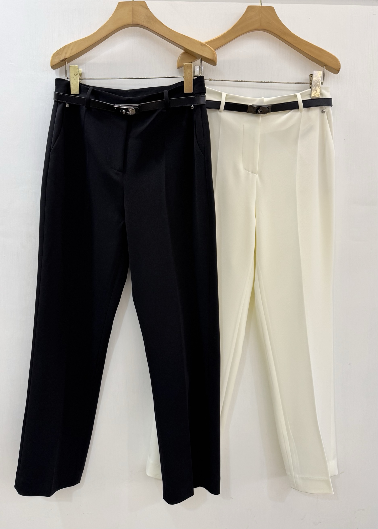 NO:861398,HE small-leg trousers, made of acetate fabric, nine-point trousers, slimming and proportional, invincible and easy to match without picking on the legs!  S-XL,Hermes-clothing,hermes,19860909HE 小脚西裤 醋酸面料,九分裤型显瘦显比例,不挑腿型无敌好搭！S-XL,爱马仕-服装,hermes,,Women's clothing