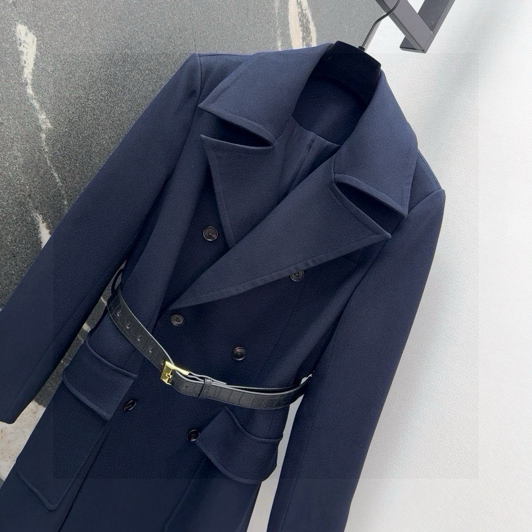 Luxurious H-Style Wide Shoulder Suit with Cappellas: Fall/Winter Fashion Trend Summary - 图片 3