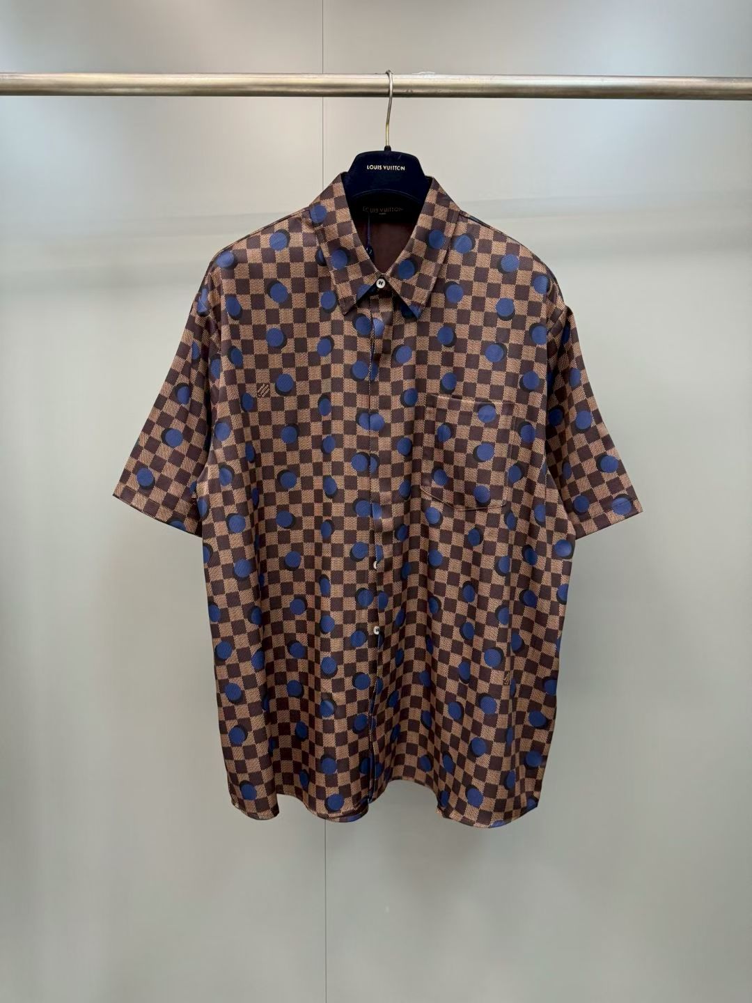 NO:830330,Lujia 26 new early autumn series Damier checkerboard polka dot shirt, Louis Vuitton-clothing, louis vuitton, louis vuitton, louis vuitton, shirts,19860909驴家26新款早秋系列 Damier棋盘格波点衬衫,路易威登-服装,louis vuitton,louis vuitton,louis vuitton,shirts,,Women's clothing