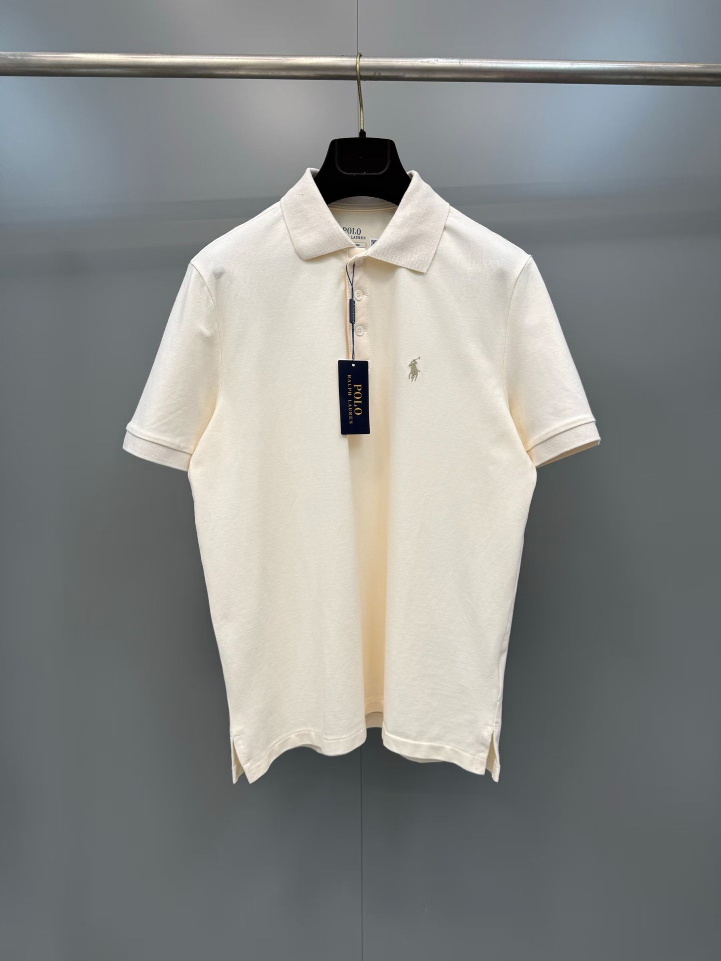 NO:830233,Ralph Lauren 26SS embroidered Polo shirt, Ralph Lauren, made of 240 grams of combed cotton pique fabric with flat machine ribbing, imported embroidery, fabric enzyme wash, not easy to shrink and deform, customized 11 shell buckles, complete three standards, fitted version, size s-XL, men's clothing, loro piana,19860909Ralph Lauren 26SS 刺绣Polo衫,拉夫劳伦,采用240克精梳棉珠地面料扁机罗纹,进口刺绣,面料酵洗,不易缩水变形,定制11贝壳扣,三标齐全,合身版型 尺码s-XL,男装,loro piana,,Women's clothing
