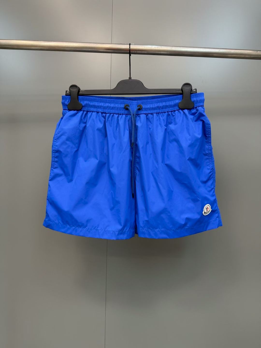 NO:944360,Men's 25ss new practical men's swimming shorts are suitable for wearing at the beach, pool or lakeside. They are a basic item for warm weather. Size S.M.L.XL., Meng Mou-clothing, Moncler, shorts,19860909蒙口 25ss新款实用男士游泳短裤适合在海滩、泳池或湖边穿着,是温暖天气的基础款单品. 码数S.M.L.XL.,蒙口-服装,Moncler,shorts,,Women's clothing