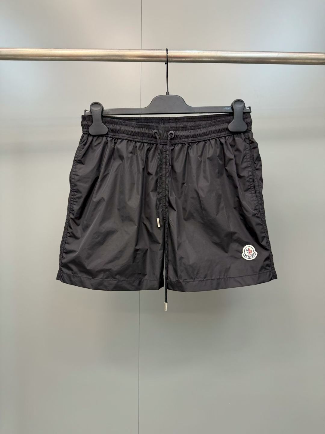 NO:852963,Men's 25ss new practical men's swimming shorts are suitable for wearing at the beach, pool or lakeside. They are a basic item for warm weather. Size S.M.L.XL., Meng Mou-clothing, Moncler, shorts,19860909蒙口 25ss新款实用男士游泳短裤适合在海滩、泳池或湖边穿着,是温暖天气的基础款单品. 码数S.M.L.XL.,蒙口-服装,Moncler,shorts,,Women's clothing