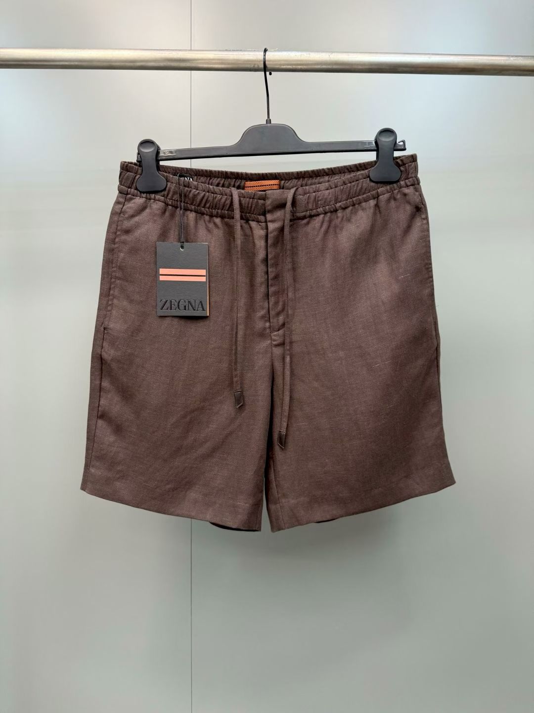 NO:855564,ZG men's linen shorts, linen material has good breathability, the shorts are versatile, simple and elegant, casual silhouette. Fabric linen, SIZE: 46 48 50 52, men's clothing, shorts,19860909ZG男装亚麻短裤,亚麻的材质透气性效果很好,短裤的版型属于百搭,简约大方,休闲廓形.面料亚麻,SIZE:46 48 50 52,男装,shorts,,Women's clothing