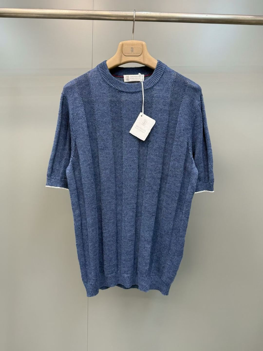 NO:857747,The new BC striped cotton and linen T-shirt, the combination of natural fiber and exquisite craftsmanship, defines the unique style of this linen and cotton knitted T-shirt, adding an indispensable item to men's clothing. Fabric 77 linen, 23 cotton, SIZE: 48 50 52 54, men's clothing, tees, t-shirt,19860909新品BC条纹棉麻T恤,天然纤维与精湛工艺组合,定义出这款麻棉针织T恤的别致风格,为男装再添一件不可或缺的单品.面料77亚麻,23棉,SIZE:48 50 52 54,男装,tees，t-shirt,,Women's clothing
