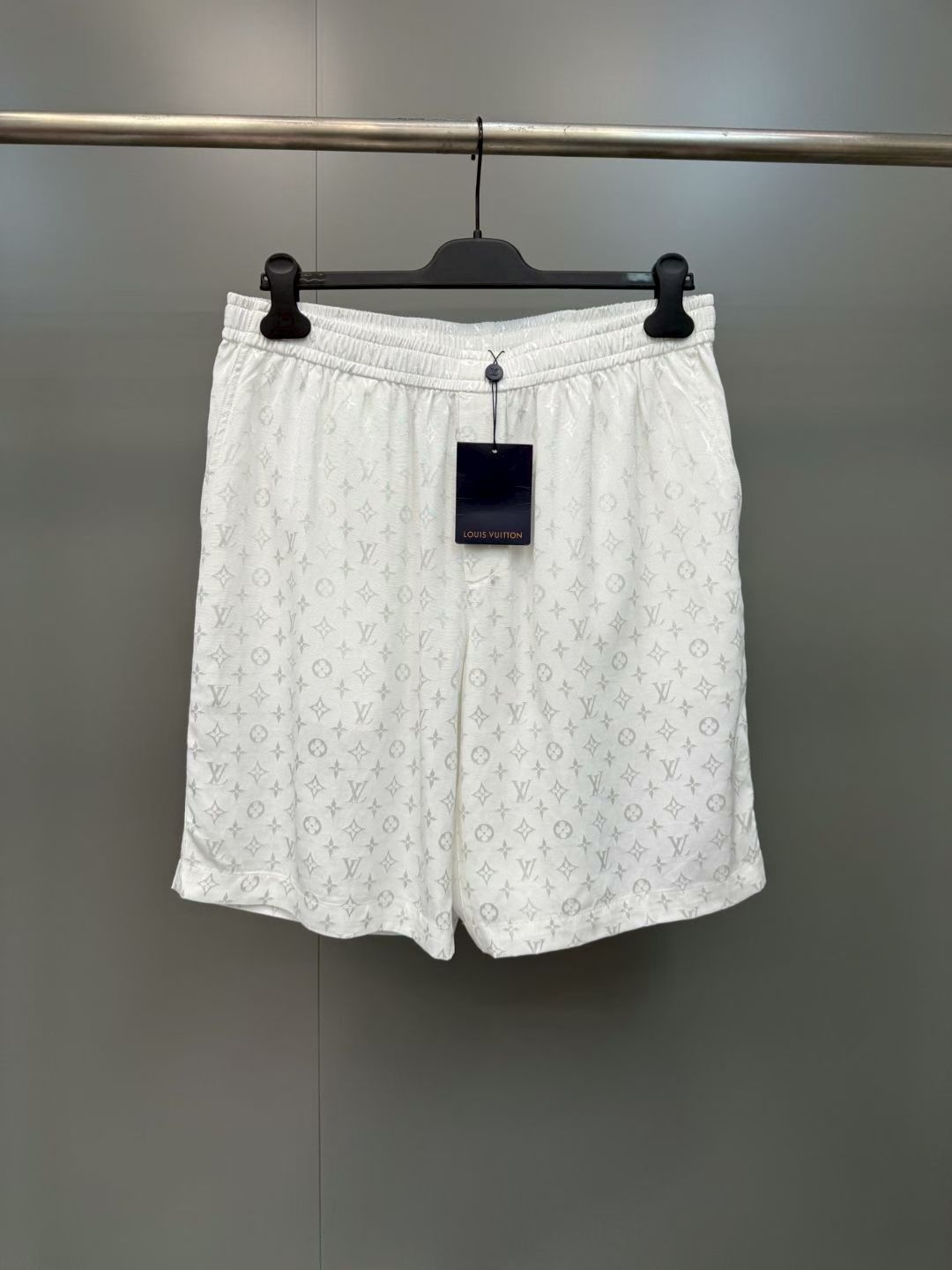 NO:867870,Lujia 26ss new spring and summer series full-print drawstring shorts, same style for men and women, high version. Size S.M.L.XL., Louis Vuitton-clothing, louis vuitton, louis vuitton, louis vuitton, shorts,19860909驴家 26ss新款春夏系列满印抽绳短裤 男女同款 高版本. 码数S.M.L.XL.,路易威登-服装,louis vuitton,louis vuitton,louis vuitton,shorts,,Women's clothing