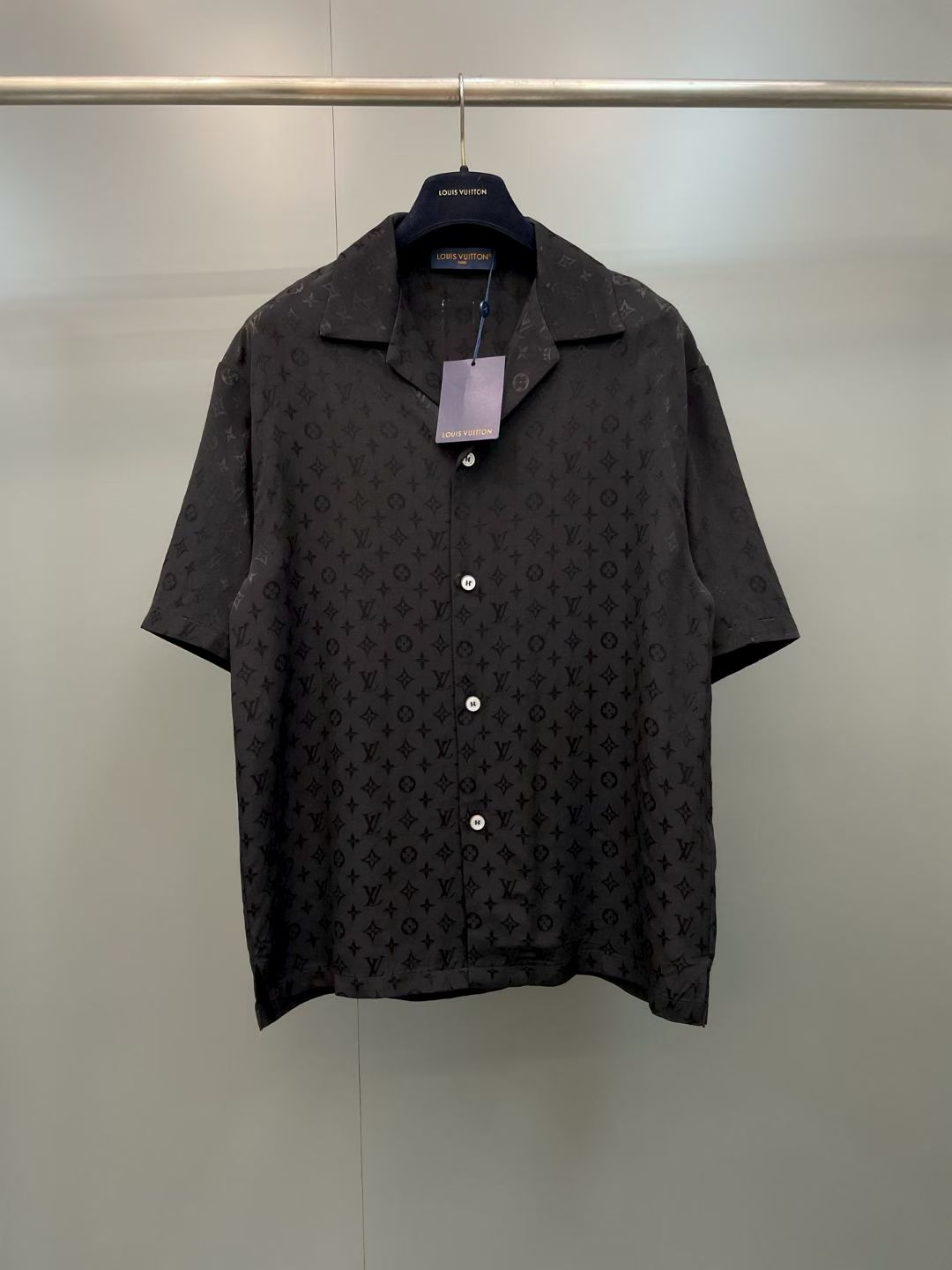 NO:867906,Lujia 26ss new spring and summer series full-print shirt T-shirt, same style for men and women, high version. Size S.M.L.XL., Louis Vuitton-clothing, louis vuitton, louis vuitton, louis vuitton, shirts, tees, t-shirt,19860909驴家 26ss新款春夏系列满印衬衫T恤 男女同款 高版本. 码数S.M.L.XL.,路易威登-服装,louis vuitton,louis vuitton,louis vuitton,shirts,tees，t-shirt,,Women's clothing