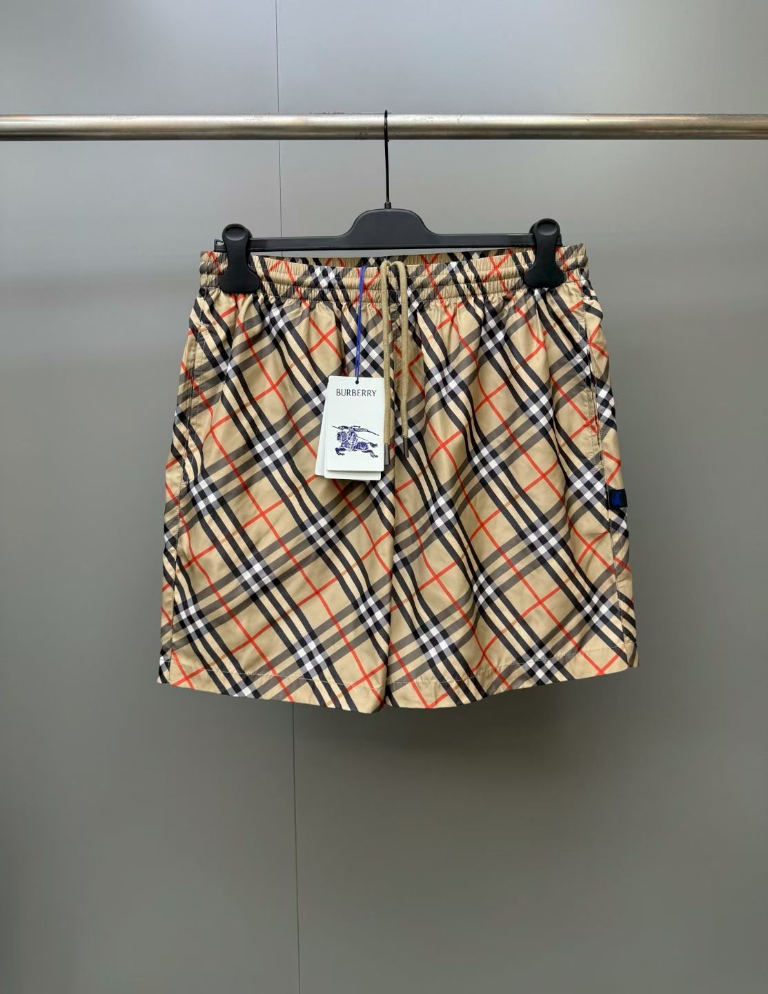 NO:867998,Burberry 26ss new plaid drawstring mesh casual shorts men's high version. Size S.M.L.XL., Burberry-clothing, burberry, shorts,19860909巴宝莉 26ss新款格纹抽绳网眼 休闲短裤 男款 高版本. 码数S.M.L.XL.,博柏利-服装,burberry,shorts,,Women's clothing