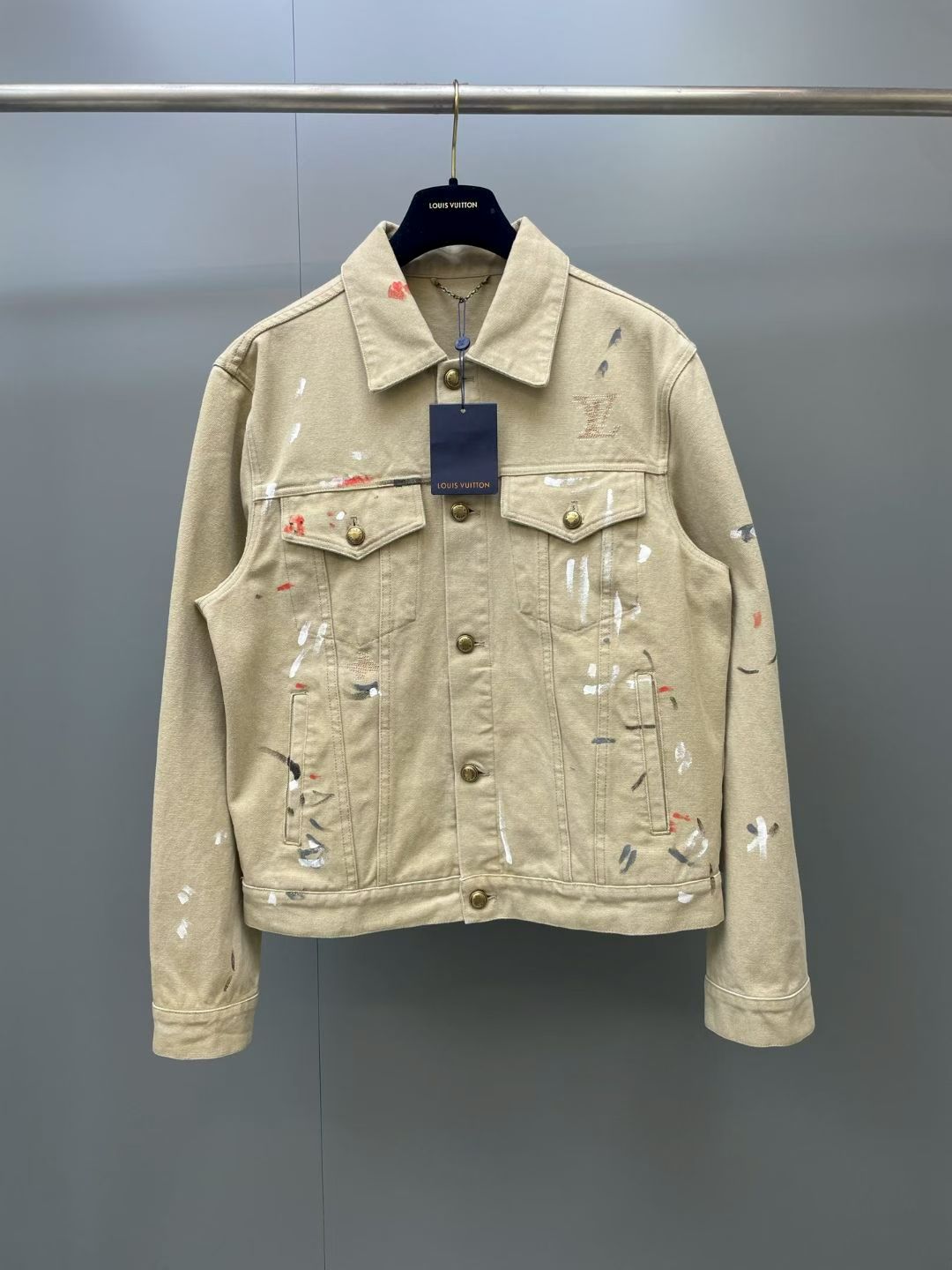 NO:867882,Lujia 26ss new early autumn series graffiti long-sleeved accessories single-breasted denim jacket high version. Size S.M.L.XL., Louis Vuitton-clothing, louis vuitton, louis vuitton, louis vuitton, jackets & coats,19860909驴家 26ss新早秋系列 涂鸦长袖辅料单排扣 牛仔外套 高版本. 码数S.M.L.XL.,路易威登-服装,louis vuitton,louis vuitton,louis vuitton,jackets & coats,,Women's clothing