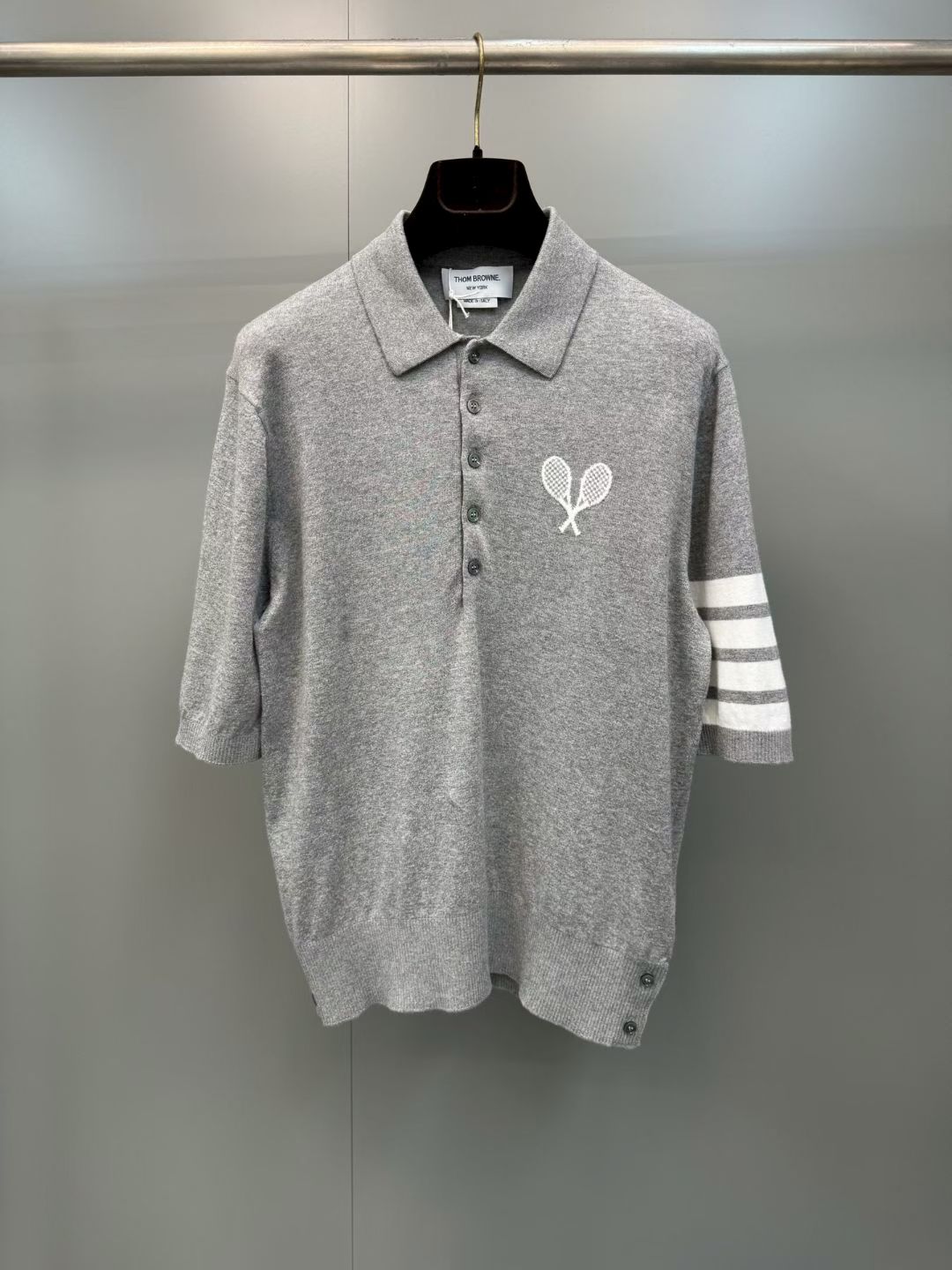 NO:872982,TB26ss spring and summer series new striped splicing knitted Polo shirt short-sleeved T-shirt, same style for men and women, high version. Size 1.2.3.4., Thom Browne-clothing,thom browne,T-shirt,tees,t-shirt,19860909TB26ss春夏系列新款条纹拼接针织Polo衫短袖T恤 男女同款 高版本. 码数1.2.3.4.,汤姆布朗-服装,thom browne,T-shirt,tees，t-shirt,,Women's clothing