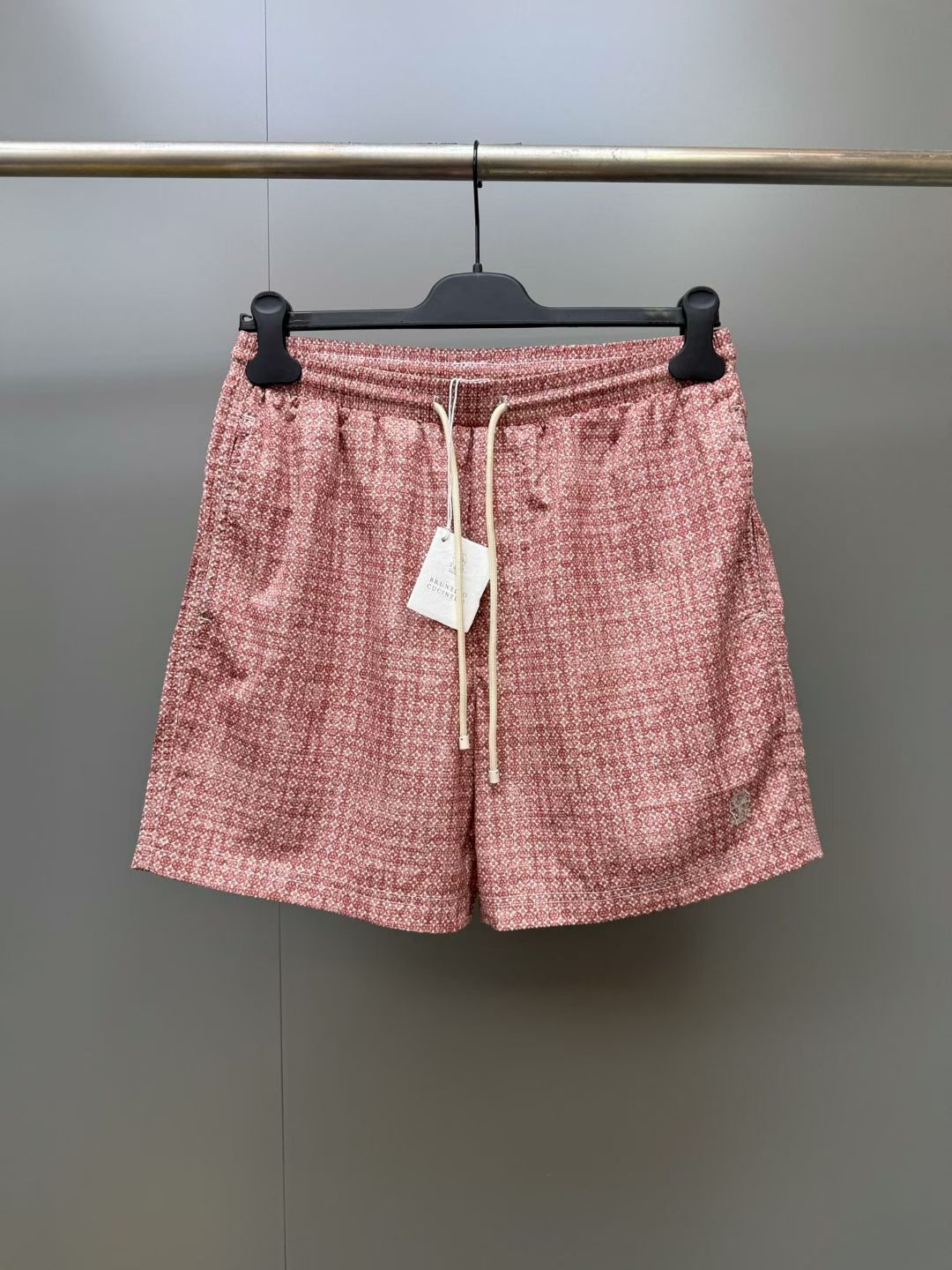 NO:888768,New BC printed swimming trunks for men, swimming trunks equipped with comfortable adjustable elastic waistband and charming all-over printed pattern. Elastic waistband, pocket side pockets, back pockets, elastic waistband, adjustable waist, built-in mesh briefs. Fabric polyester, SIZE: S M L XL, Men's,19860909新品BC印花泳裤男士,泳裤配备有舒适的可调节松紧带式腰带以及迷人的全身印花图案.弹力腰带,口袋侧袋,后袋,弹力腰带,腰部可调节,内置网状内裤. 面料聚酯纤维,SIZE:S M L XL,男装,,Women's clothing