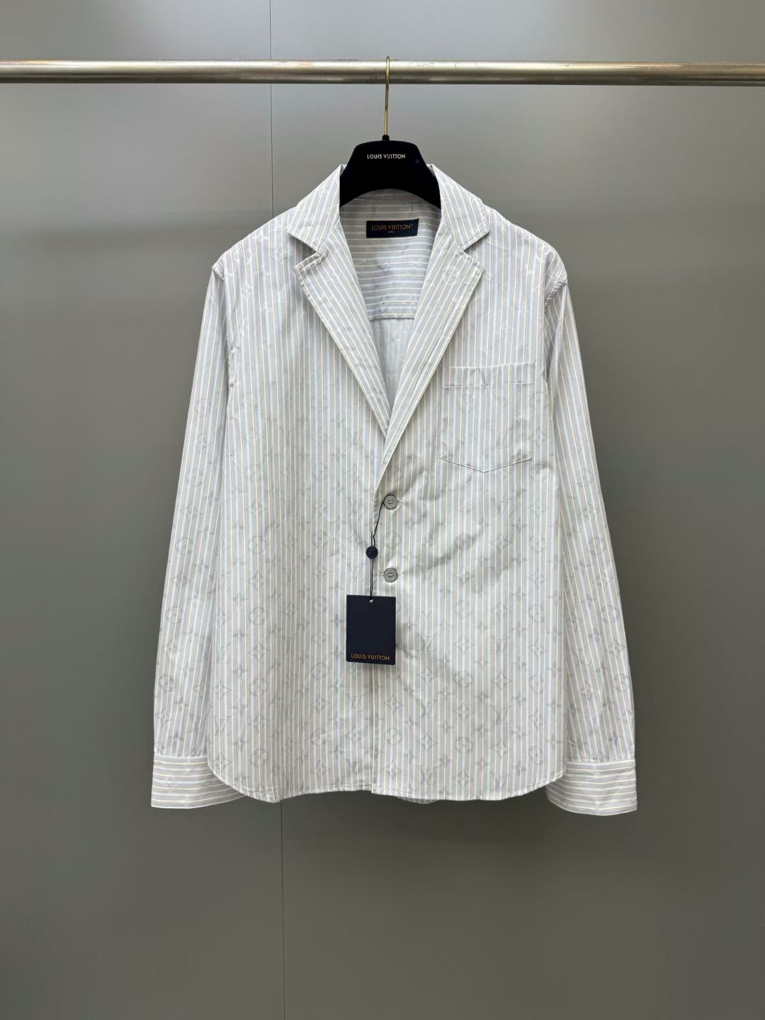 NO:941335,Lujia 26ss new Monogram early autumn series full-print logo long-sleeved shirt, same style for men and women, high version. Size S.M.L.XL., Louis Vuitton-clothing, louis vuitton, louis vuitton, louis vuitton, shirts,19860909驴家 26ss新款Monogram 早秋系列满印logo长袖衬衫 男女同款 高版本. 码数S.M.L.XL.,路易威登-服装,louis vuitton,louis vuitton,louis vuitton,shirts,,Women's clothing