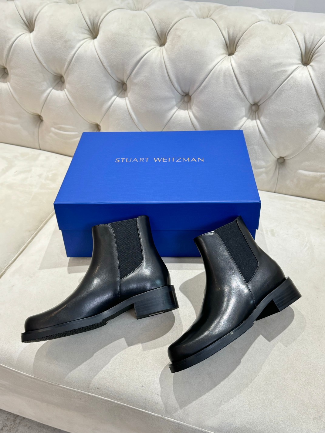 NO:536278,SW cabinets are simultaneously waxed calfskin fabric waxed calfskin/fetal velvet inner mixed breed sheepskin large sole double-layer rubber mold opening size 35/40, boots, stuart weitzman, boots, cowhide, sheepskin19860909SW柜柜同步打蜡小牛皮 面料打蜡小牛皮/胎牛绒 内里混种羊皮 大底双层橡胶开模 码数35/40,靴子,stuart weitzman,boots,cowhide,sheepskin,Women's Shoes